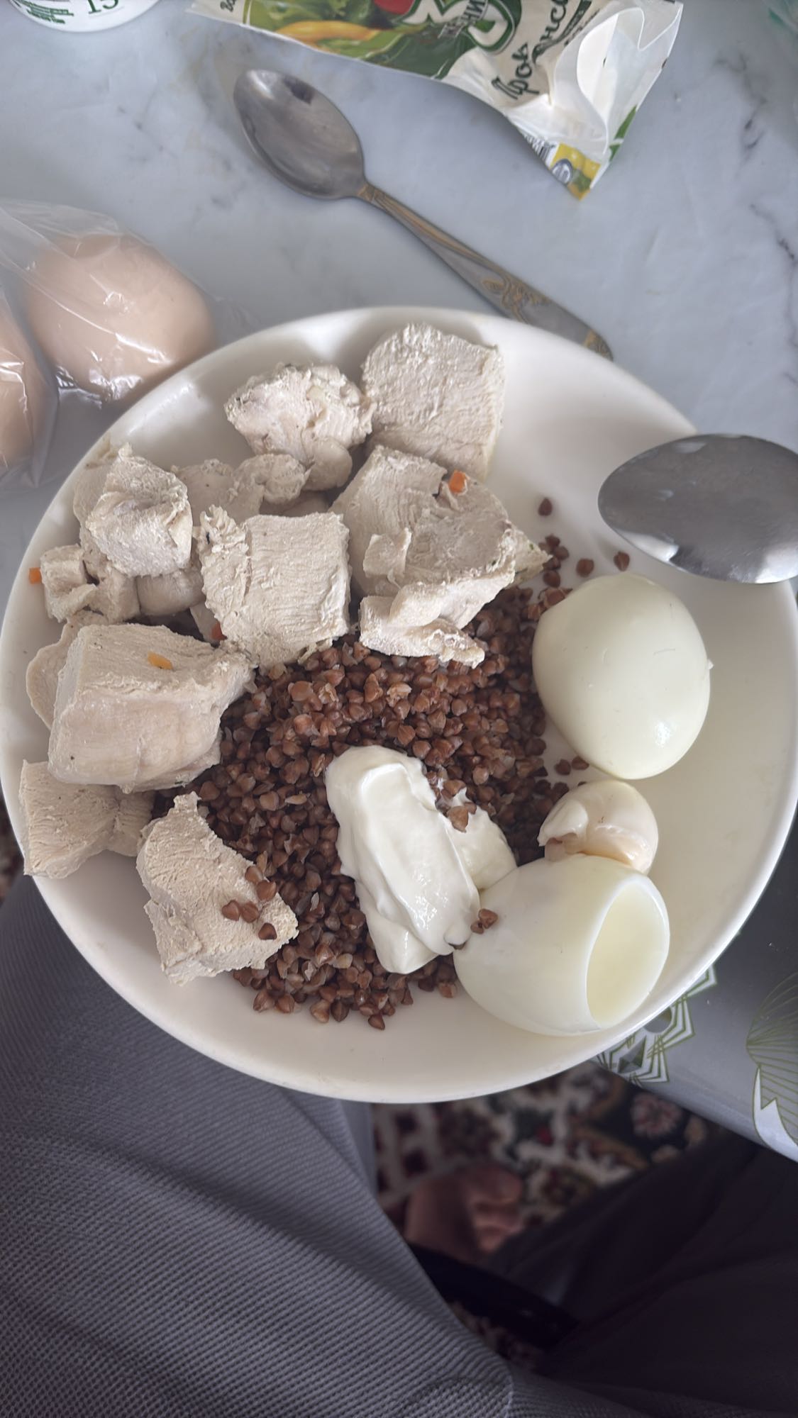 Гречка с курицей и яйцом