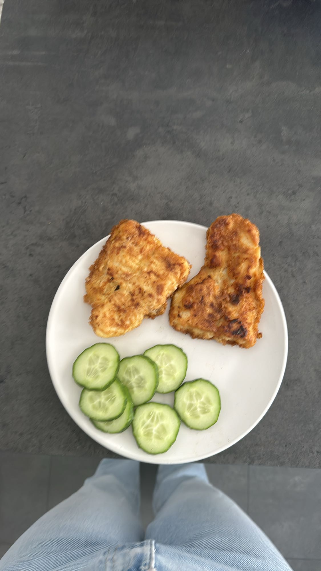 Poisson pané et concombre