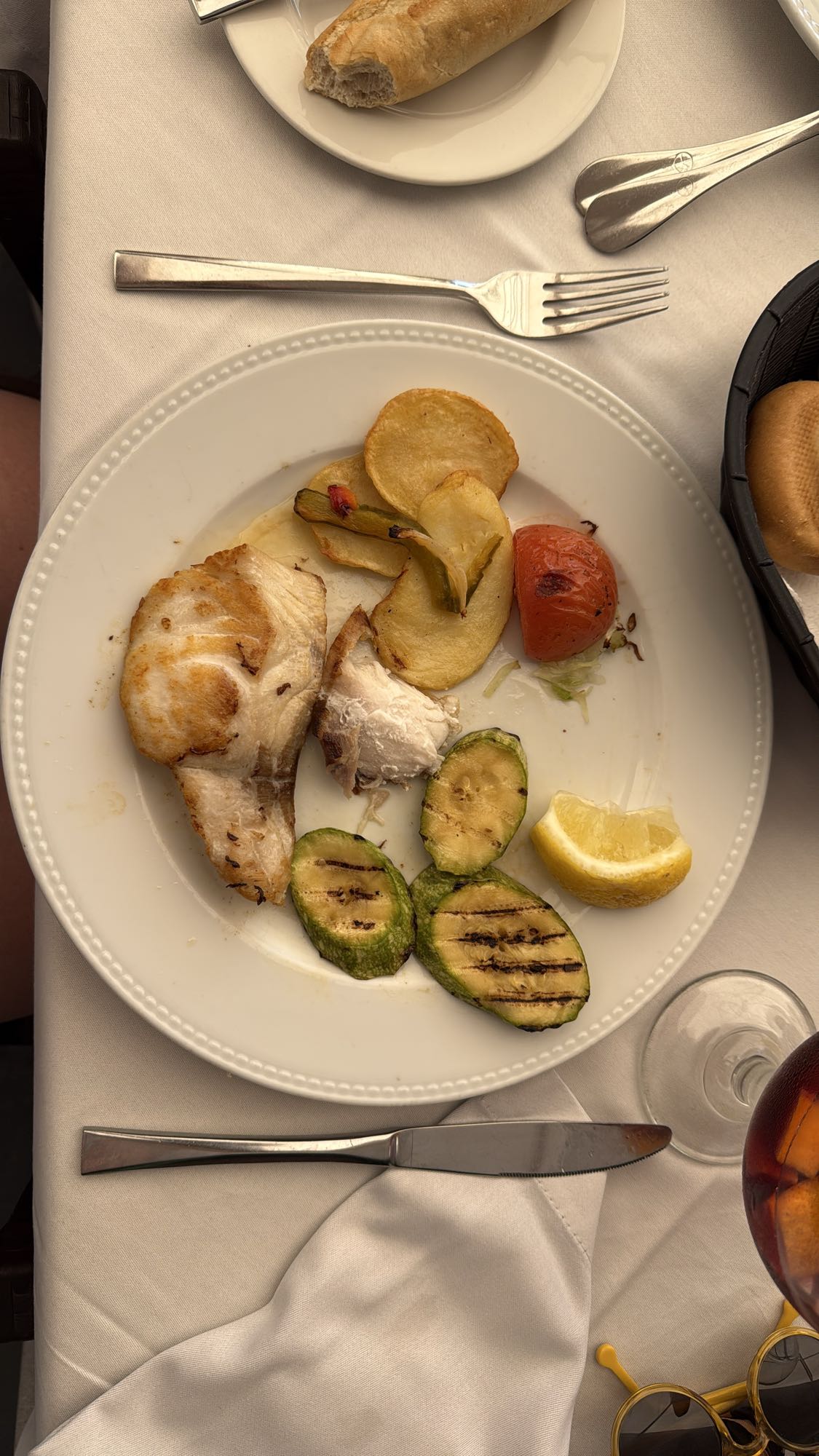 Grillowana ryba z warzywami