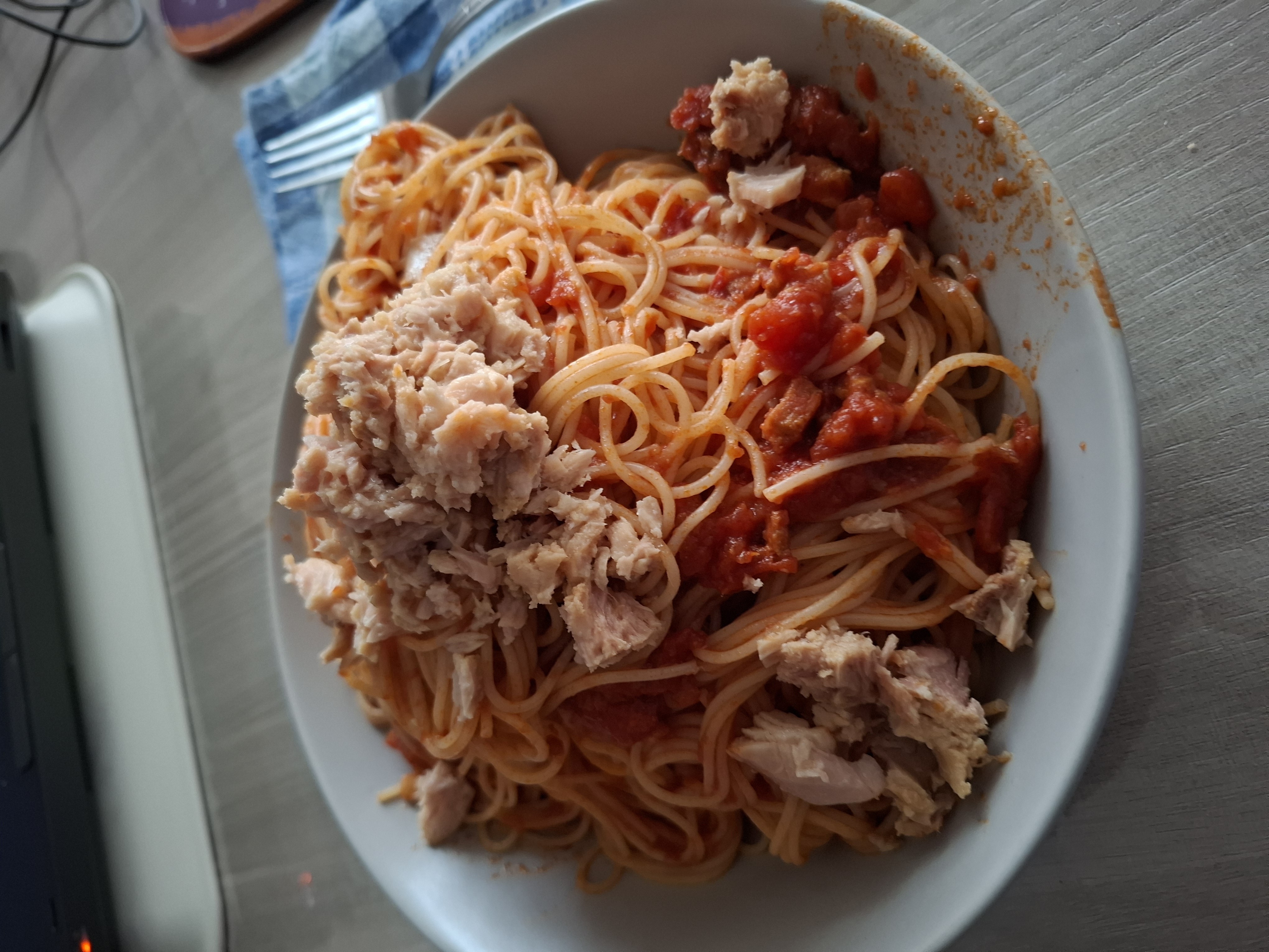 Espaguetis con atún