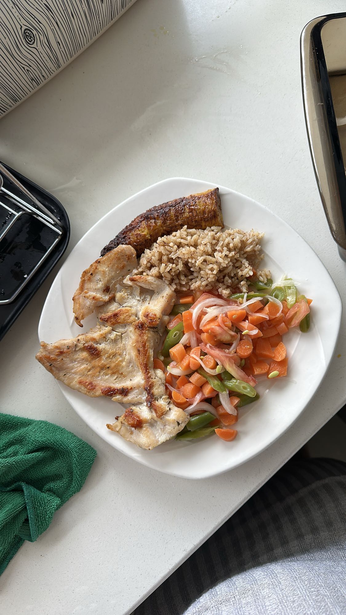 Pollo con arroz y verduras