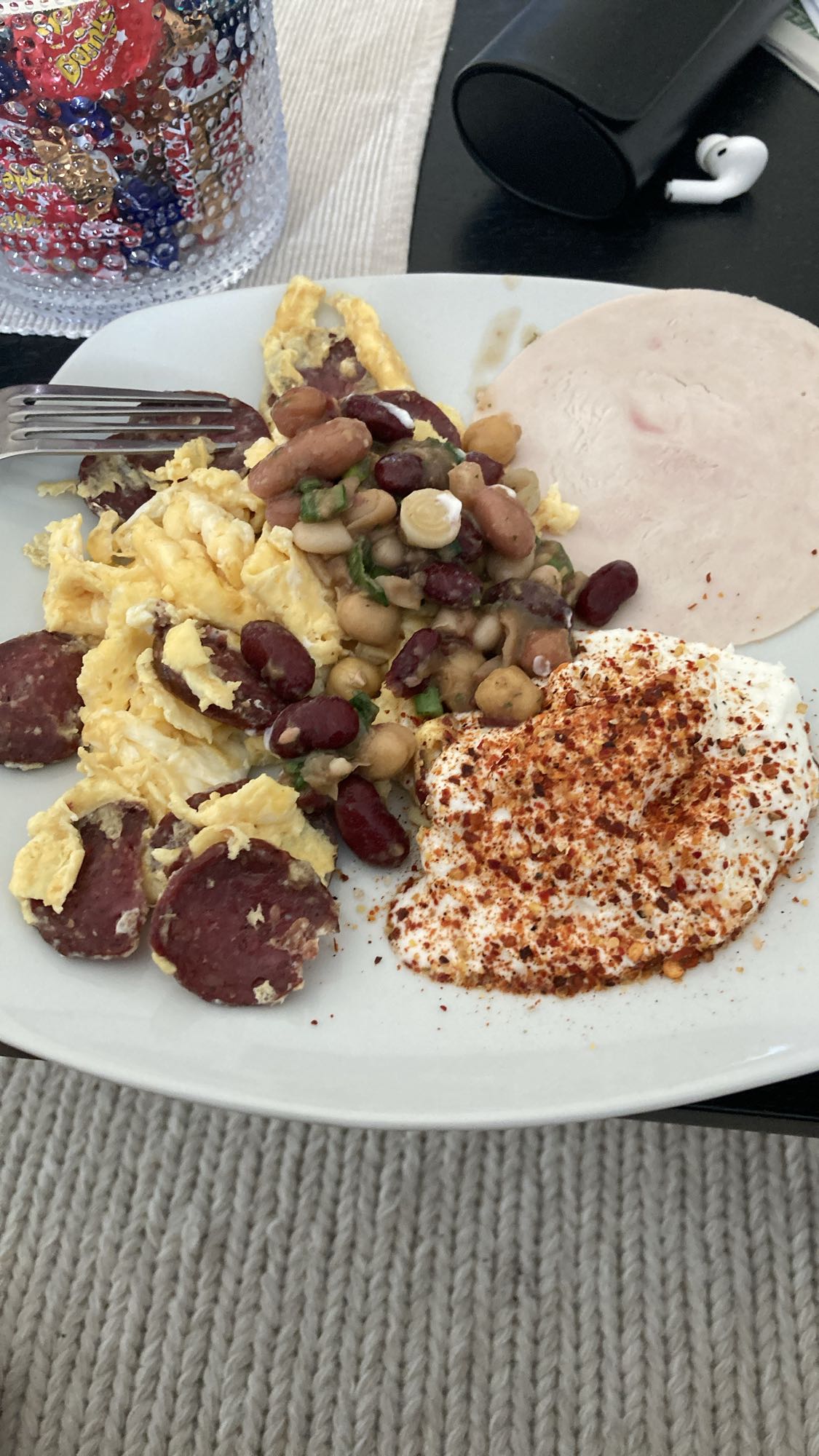 Äggröra med bönor och kvarg