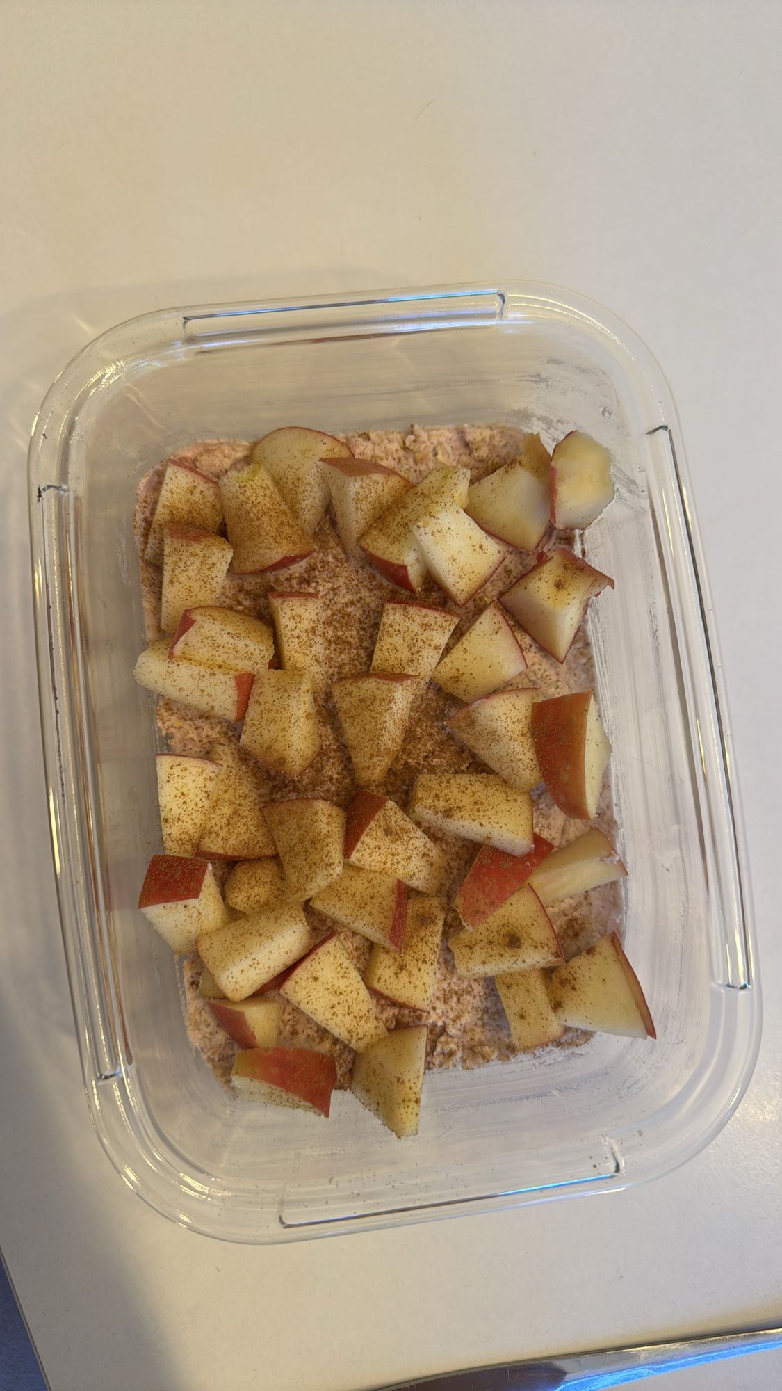 Haferflocken mit Apfel und Skyr Erdbeere