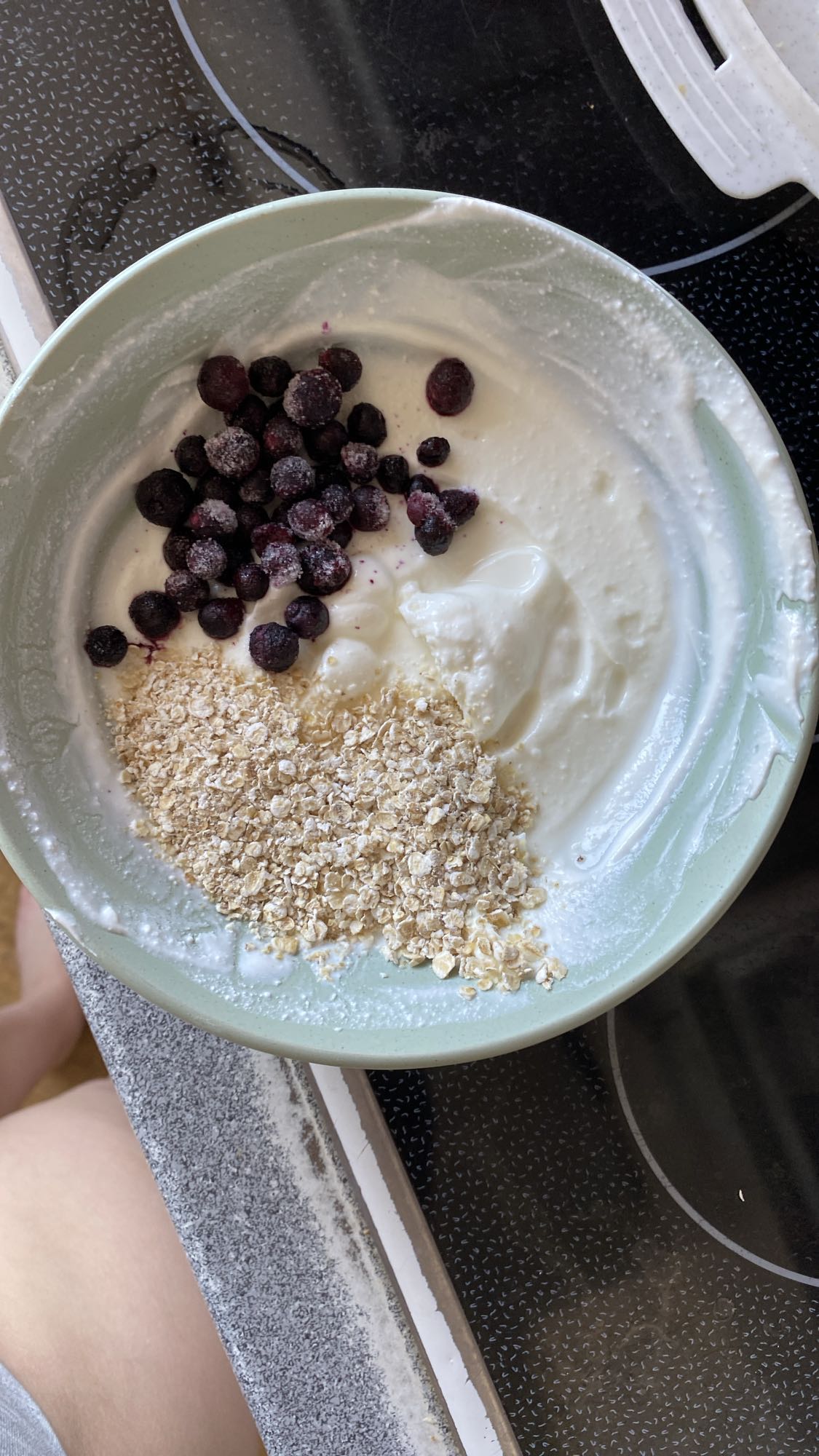 Iogurte com aveia e mirtilos