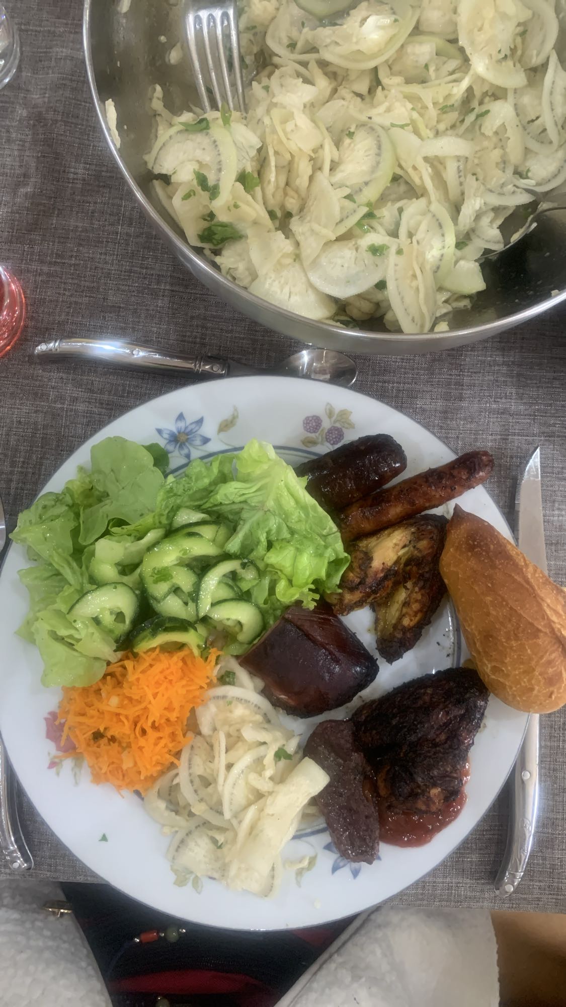 Assiette barbecue salade