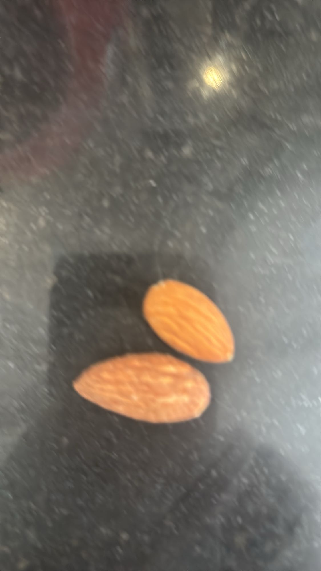 Deux amandes