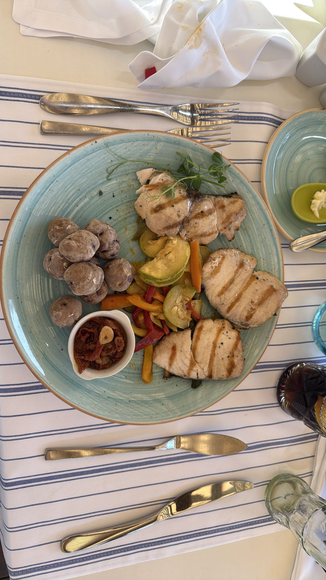 Grillowana ryba z warzywami