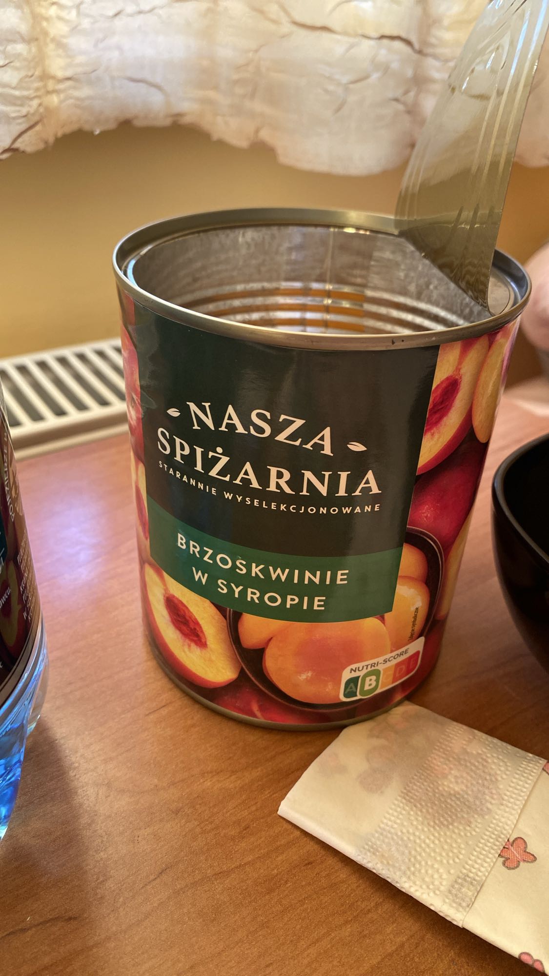 Brzoskwinie w syropie