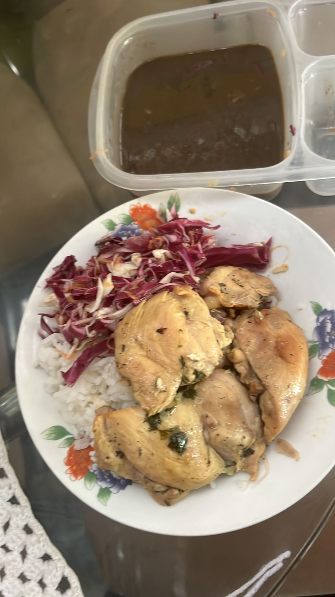 Pollo con arroz y ensalada