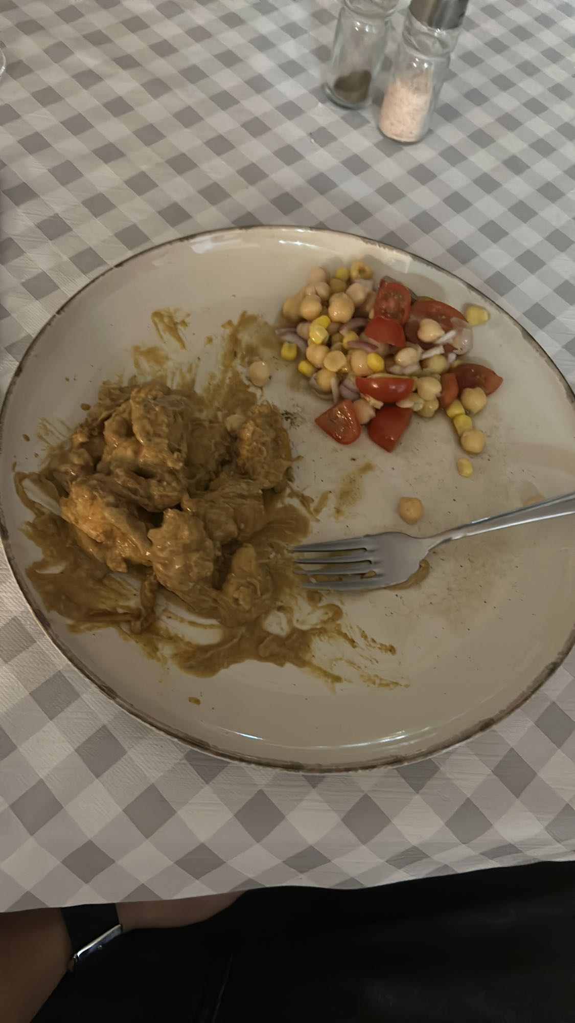 Chicken with chickpea salad