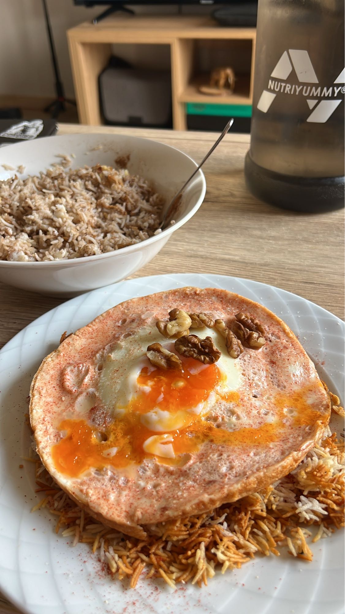 Αυγό με ρύζι και καρύδια