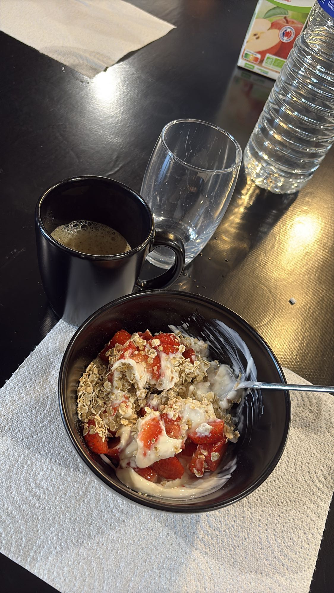 Fromage blanc aux fraises et sirop d'agave
