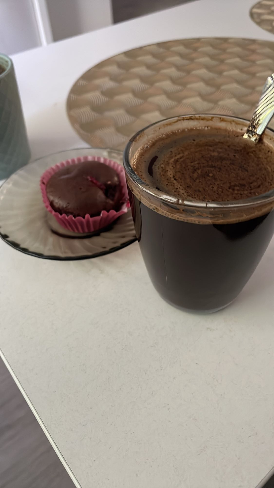 Muffinka czekoladowa 40 g i kawa