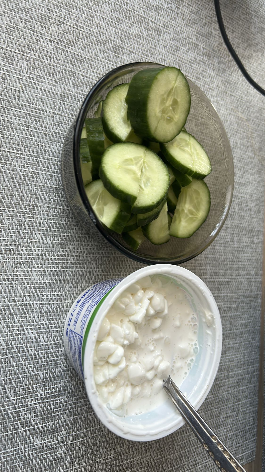 Ogórek i serek wiejski