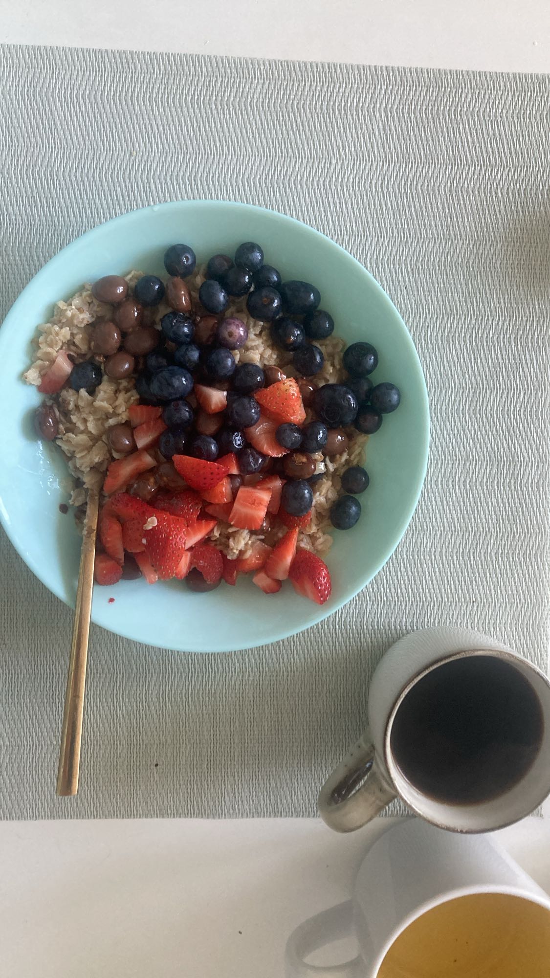 Berry Oatmeal Bowl