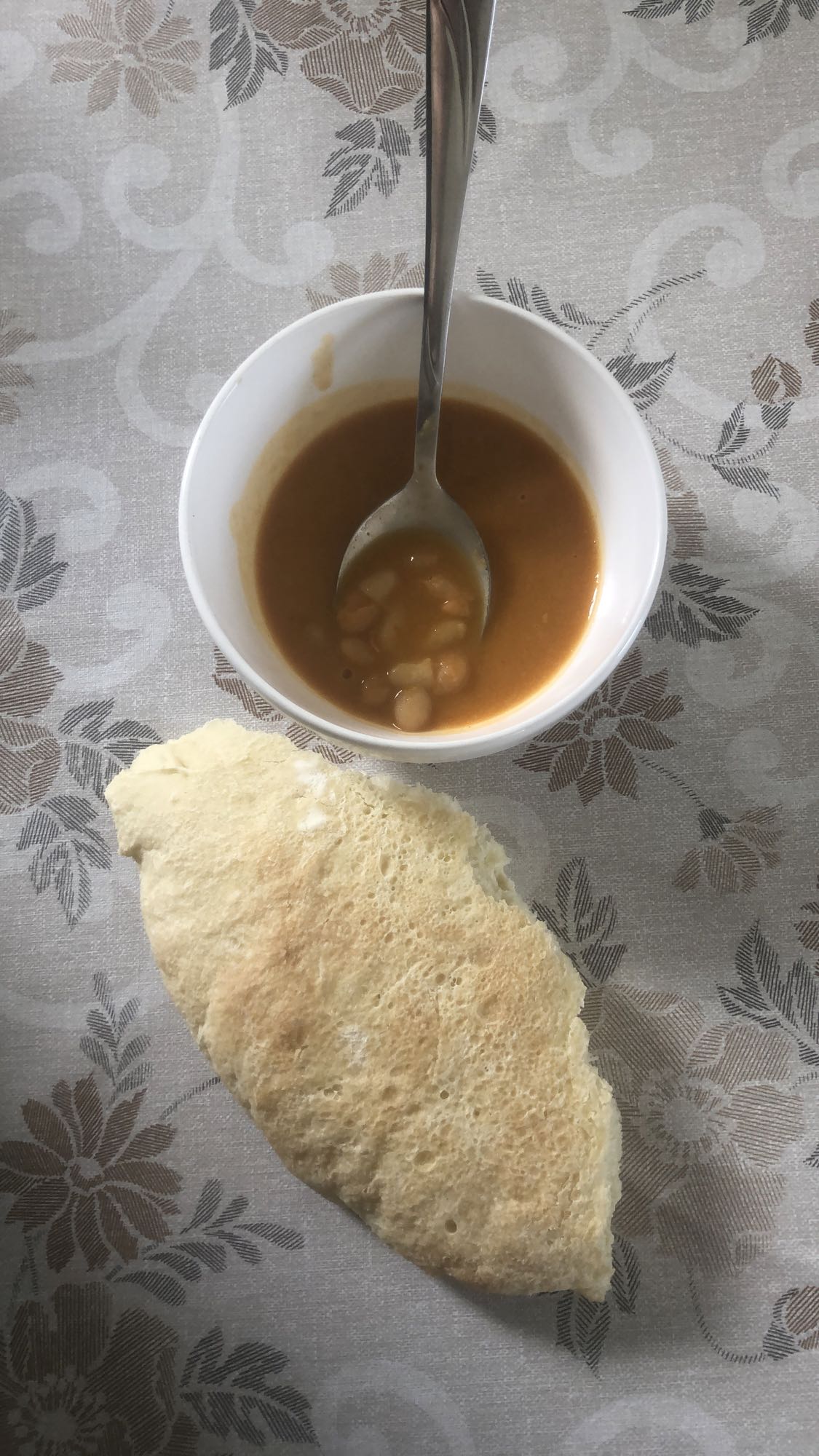 Bean soup with bread