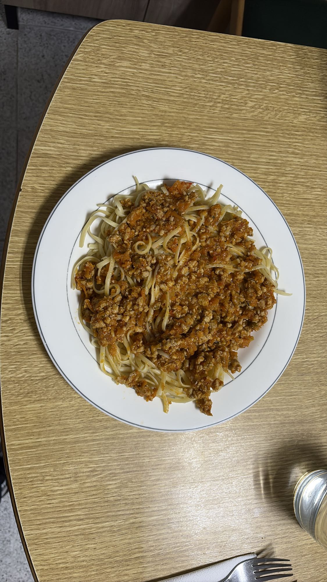 Espaguetis con carne picada y verduras