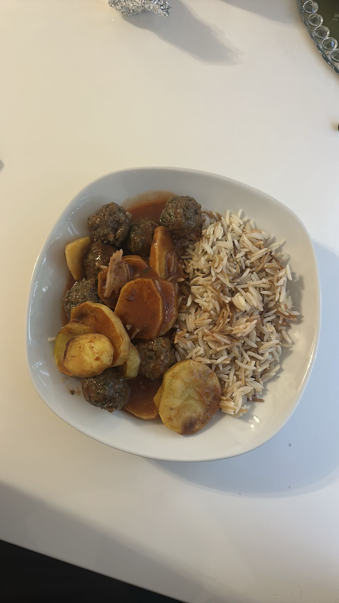 Mageres Hackfleisch mit Ofenkartoffeln und Reis