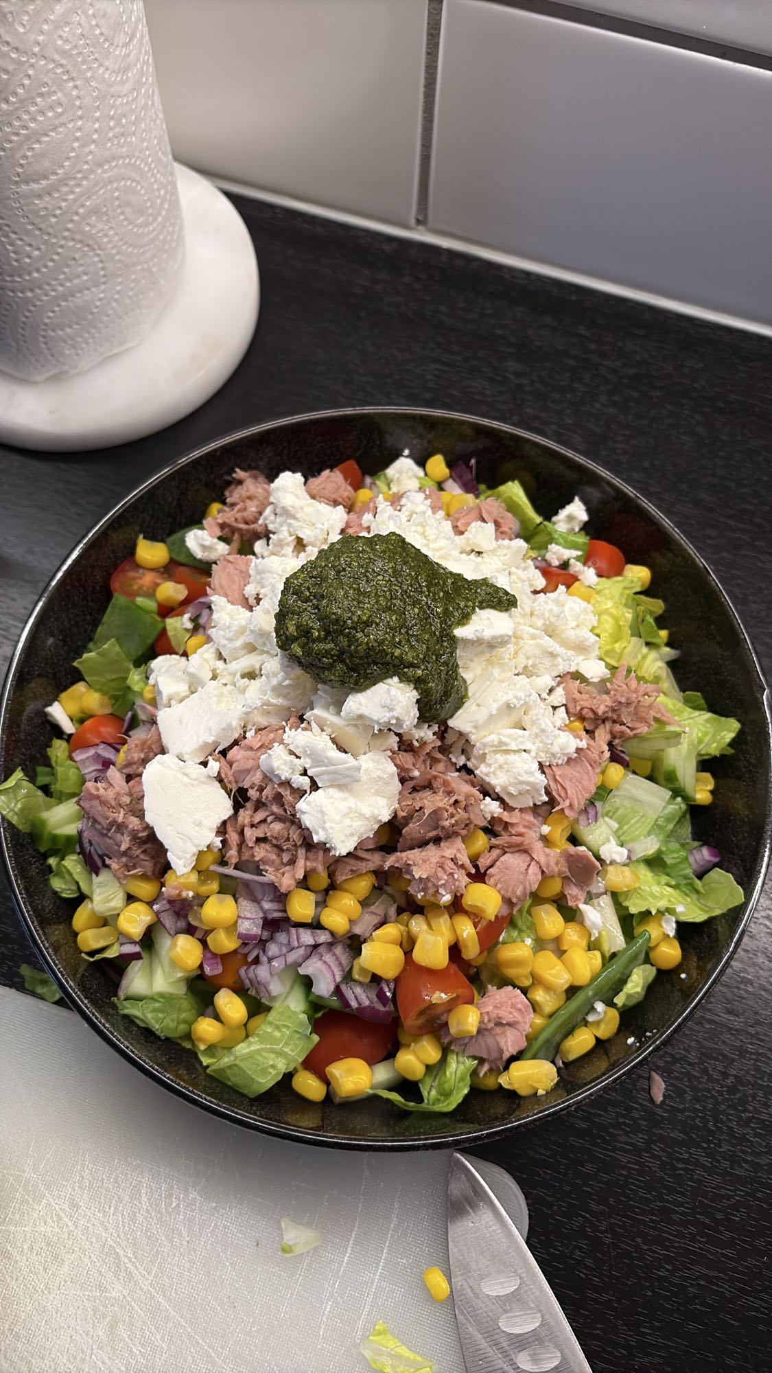 Tonfisksallad med pesto