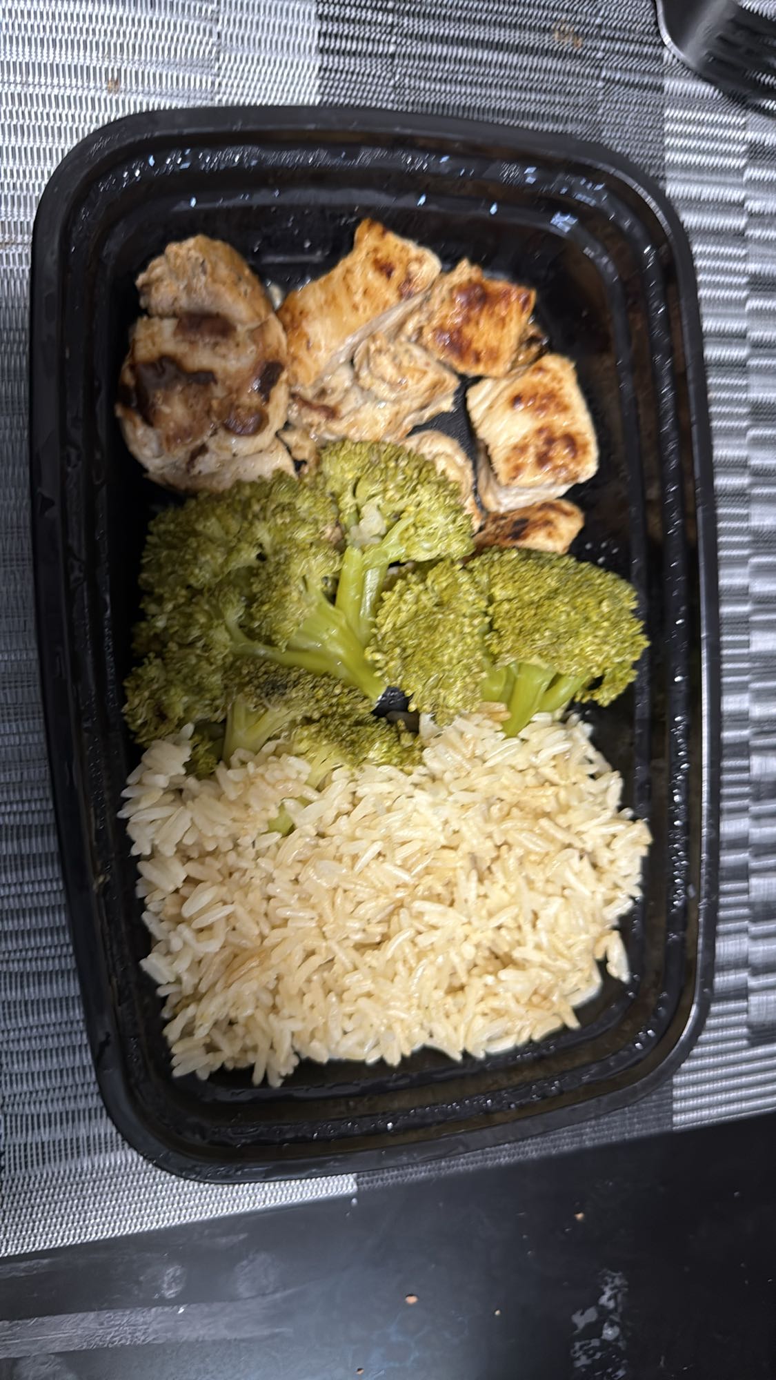 Pollo con arroz y brócoli