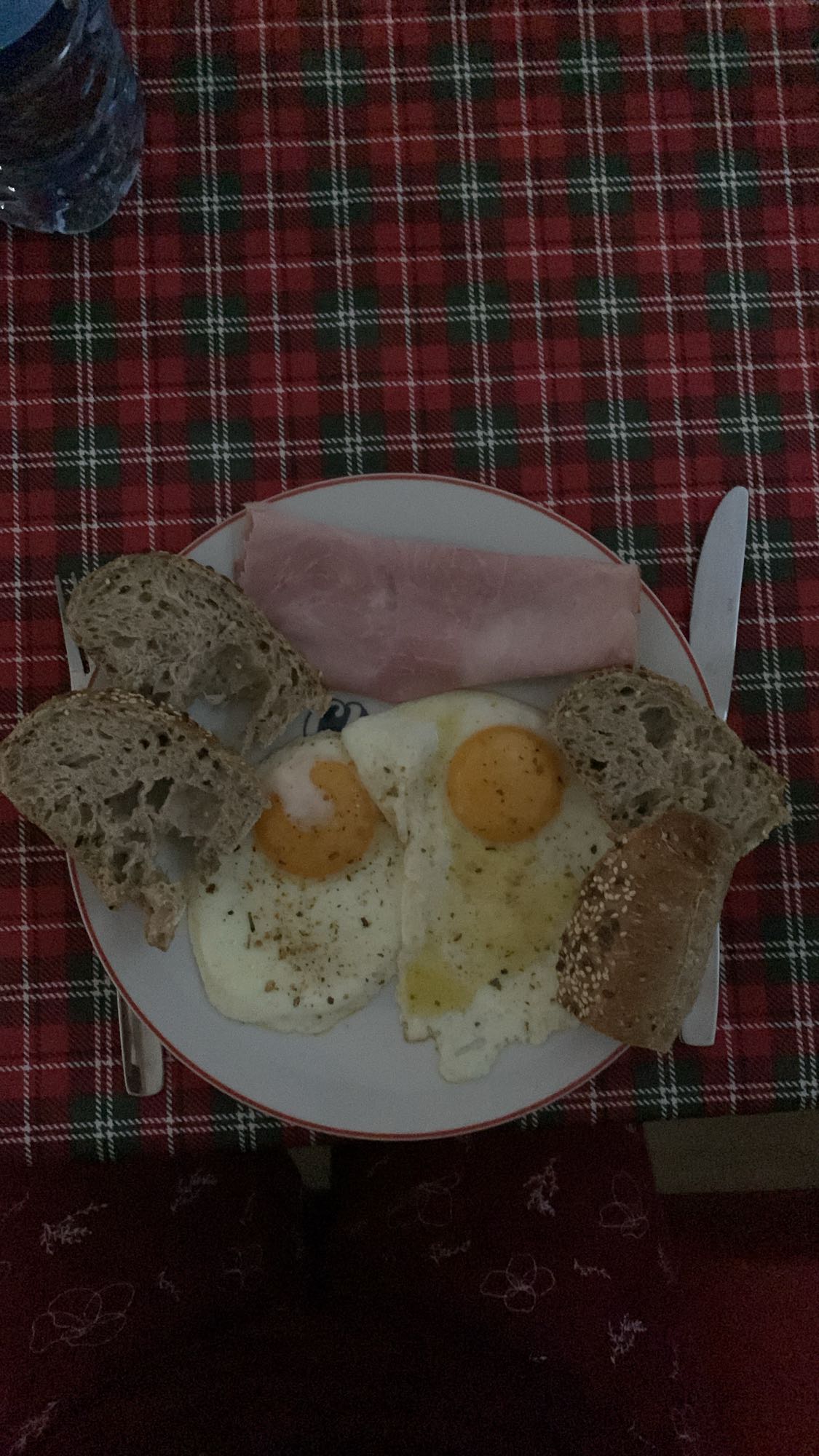 Petit-déjeuner œufs jambon