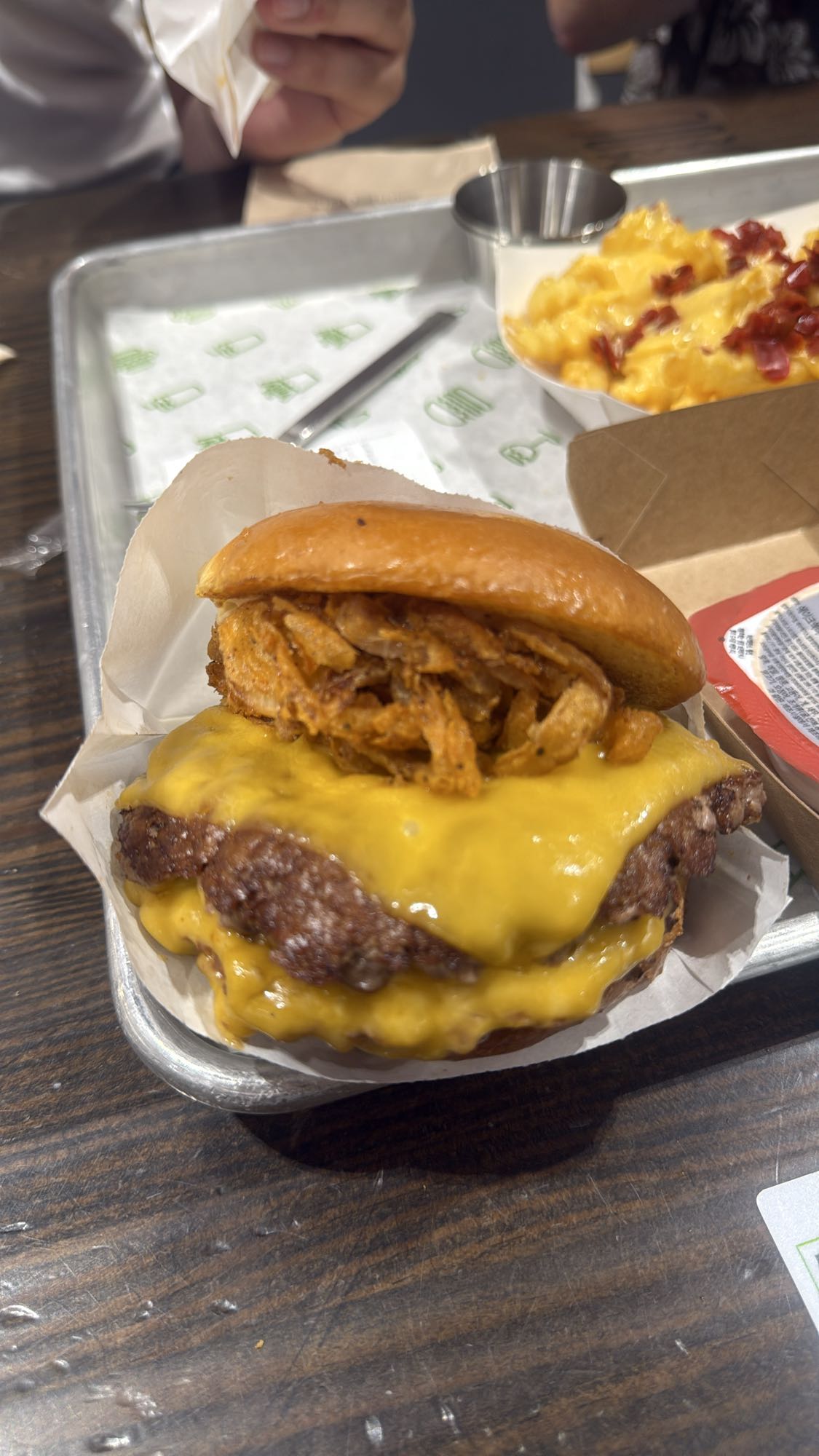 Cheeseburger with onions