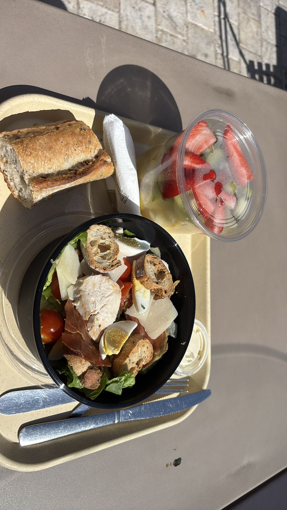 Salade poulet et fruits