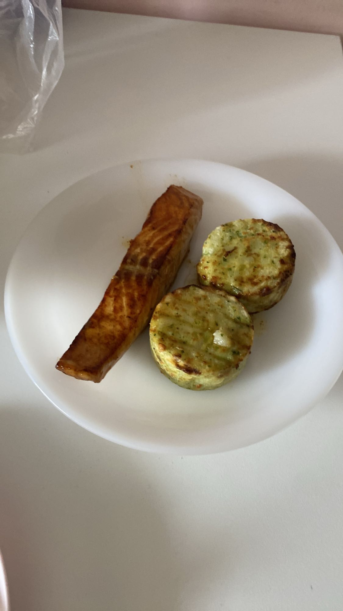 Σολομός με λαχανικά