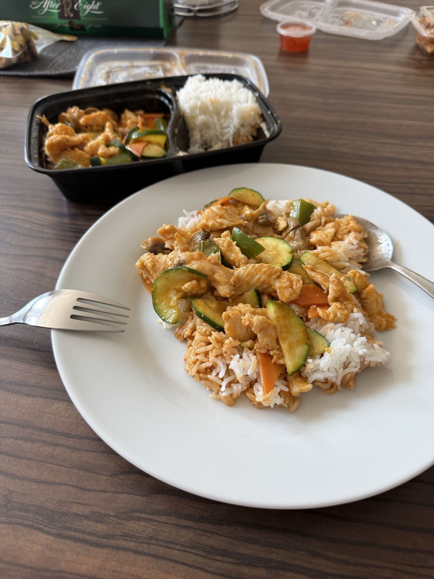 Pollo con arroz y verduras