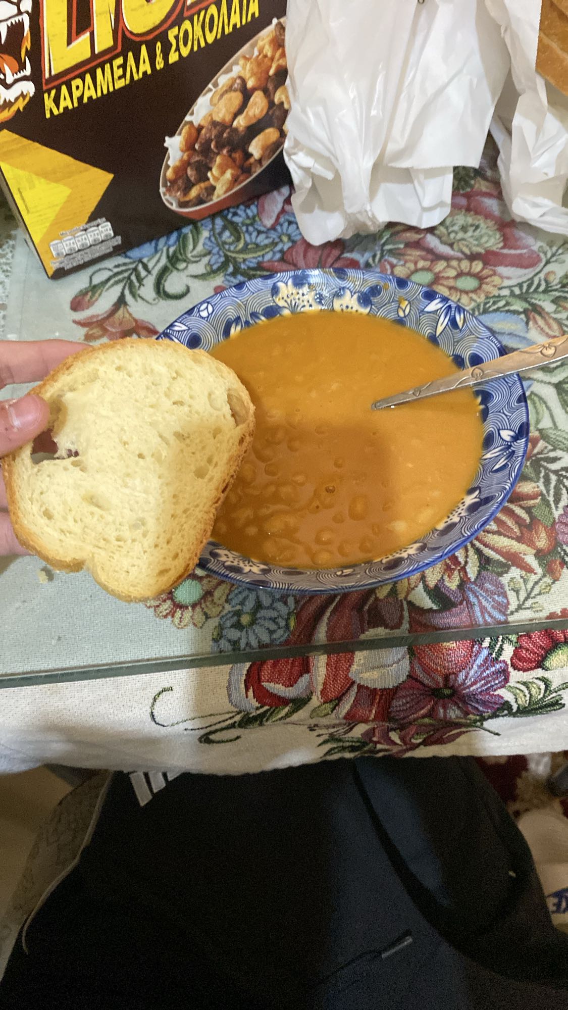 Bean soup with bread