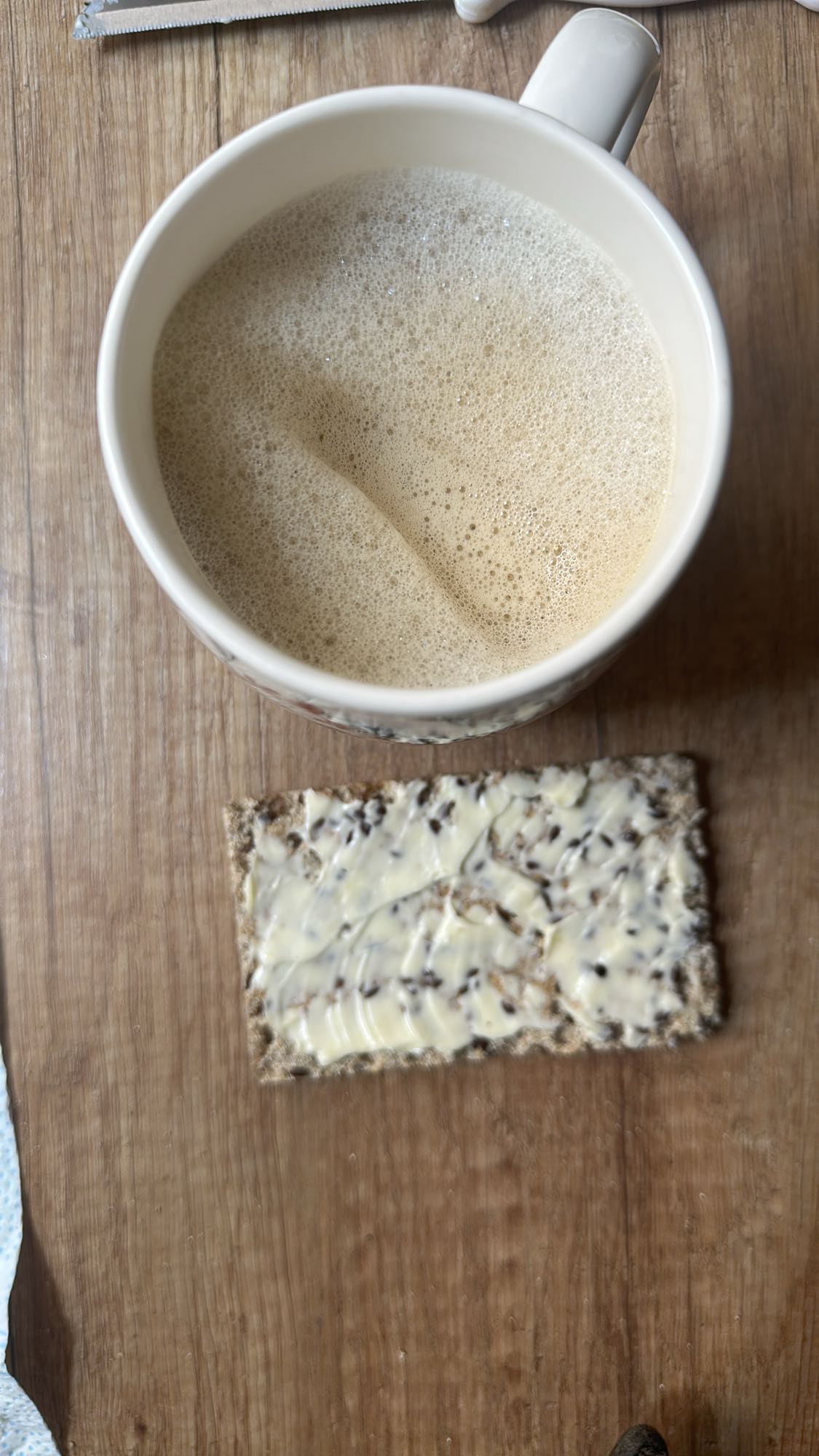 Kawa i chrupkie pieczywo