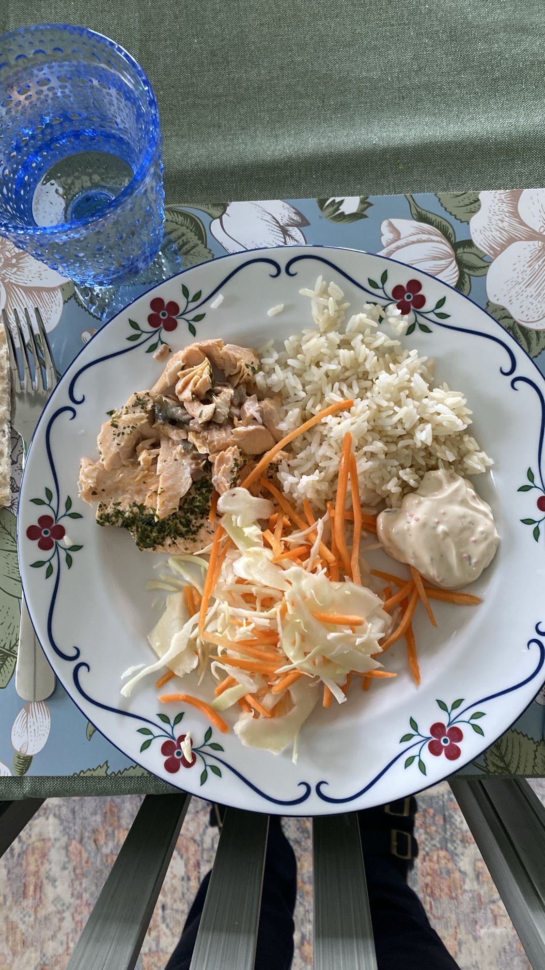 Lax med ris och sallad