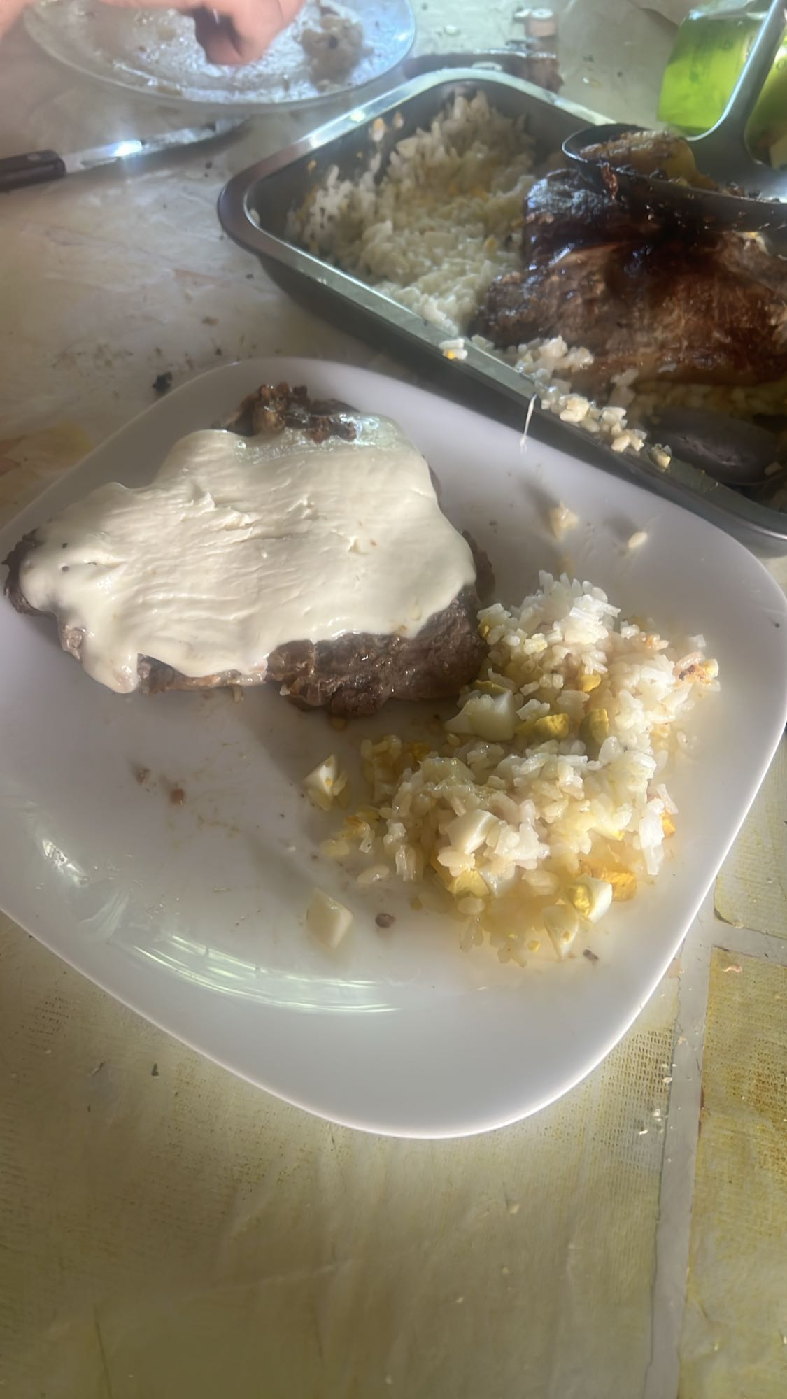 Carne con queso y arroz