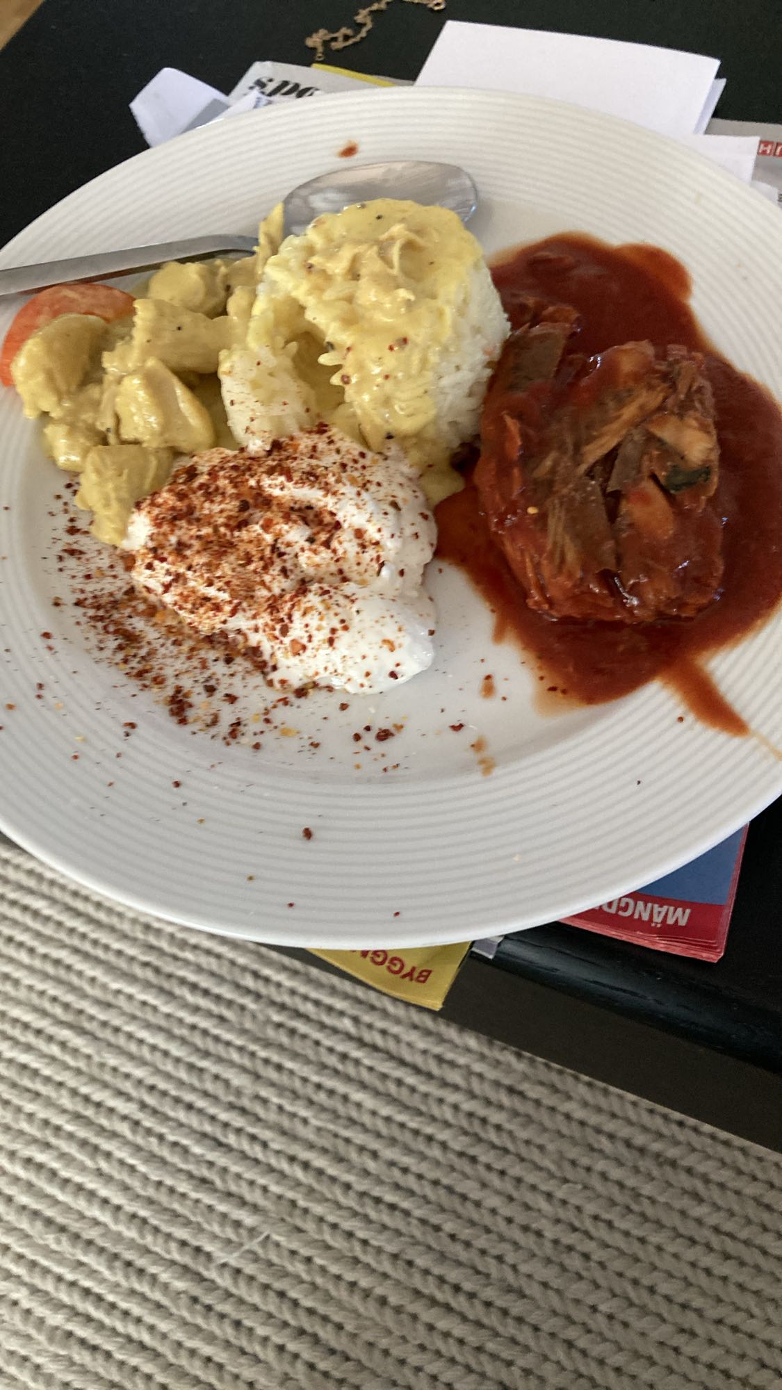 Ris med kyckling och sås