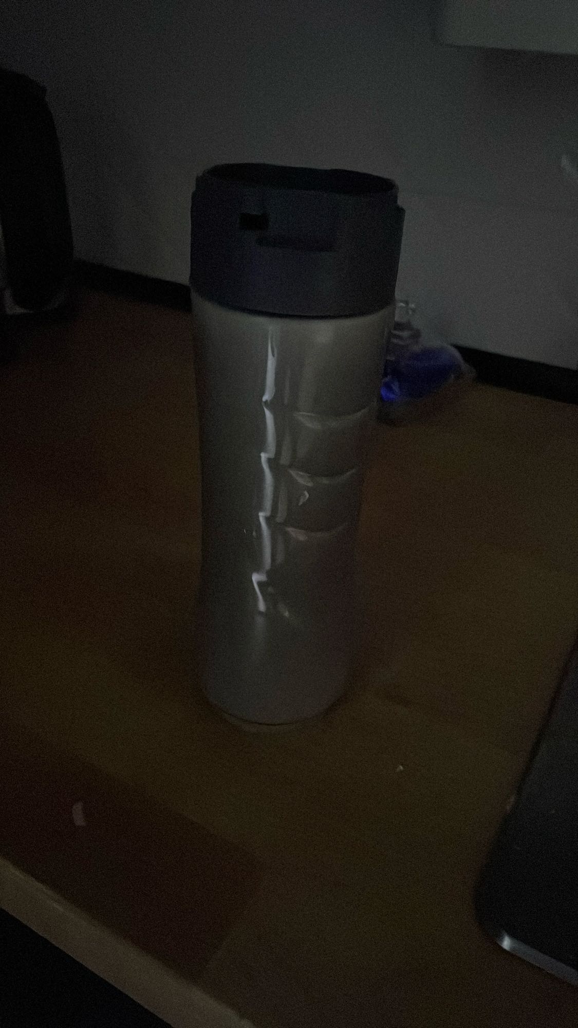 napój w kubku termicznym