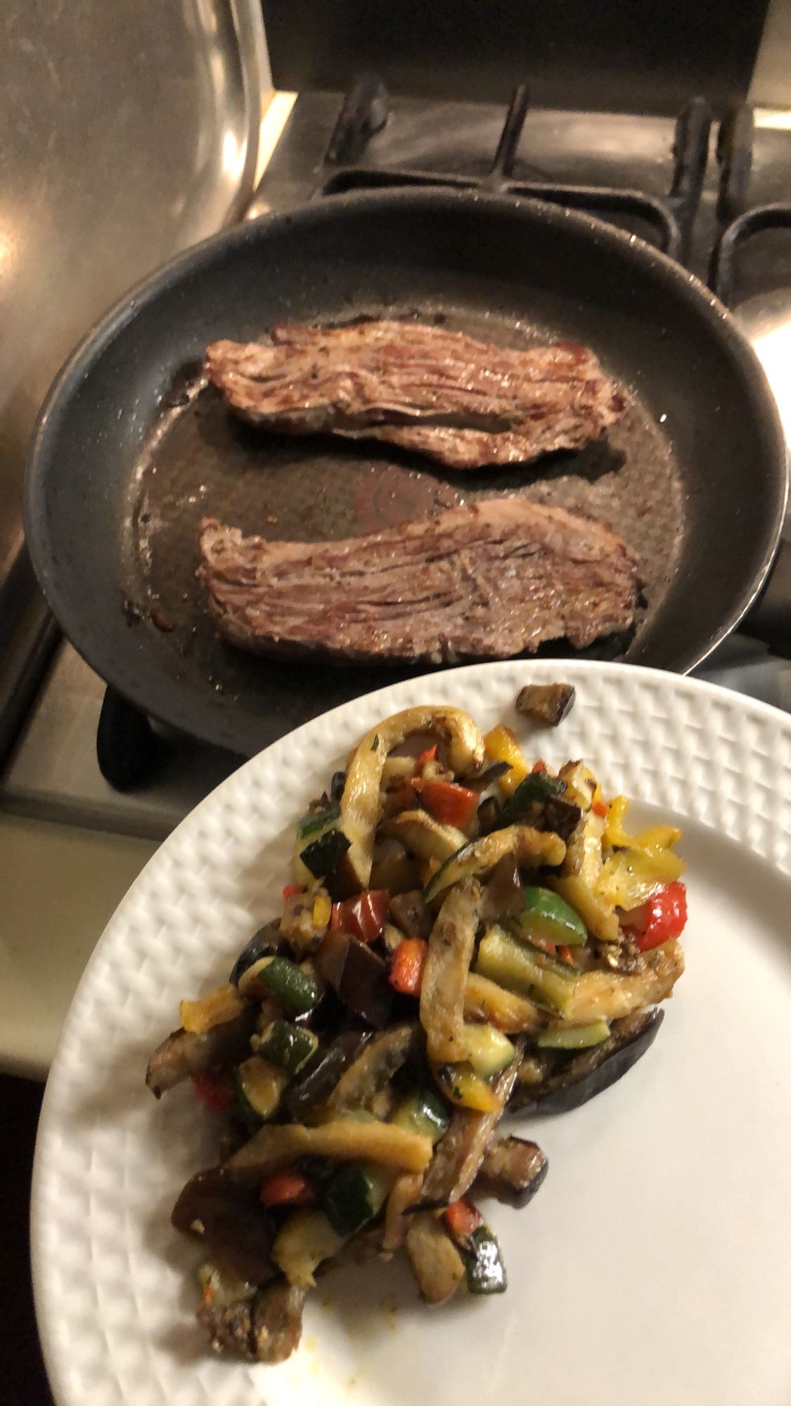 Boeuf et légumes sautés