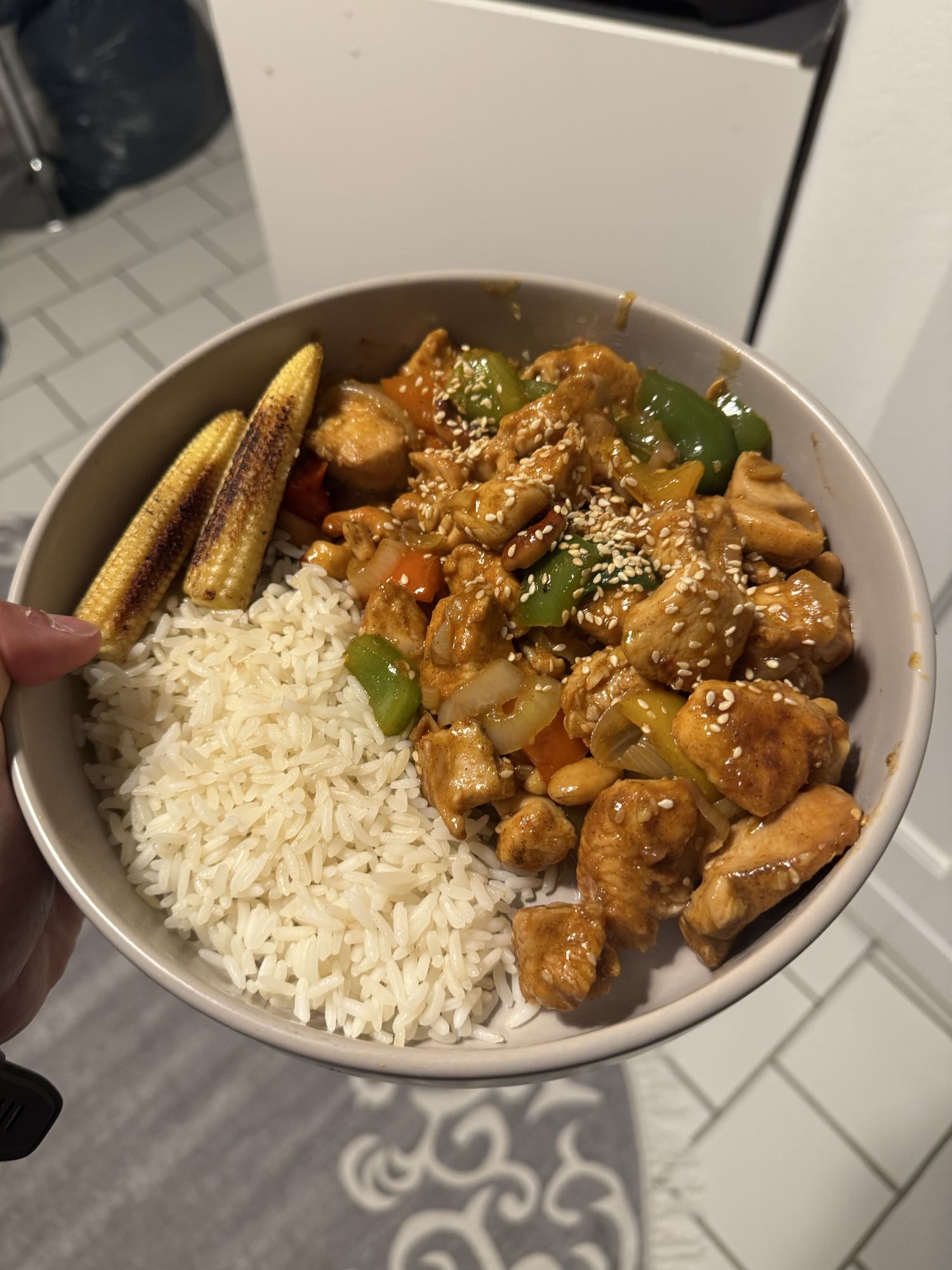 Hähnchen mit Reis und Gemüse