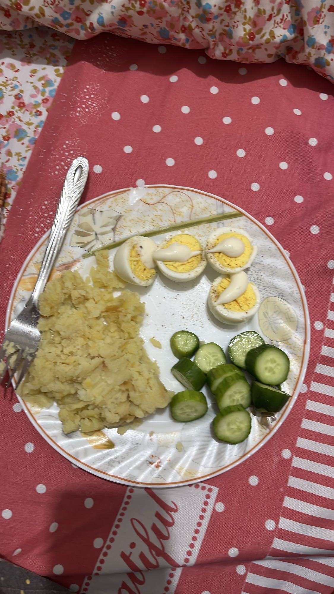 Eggs with potato salad