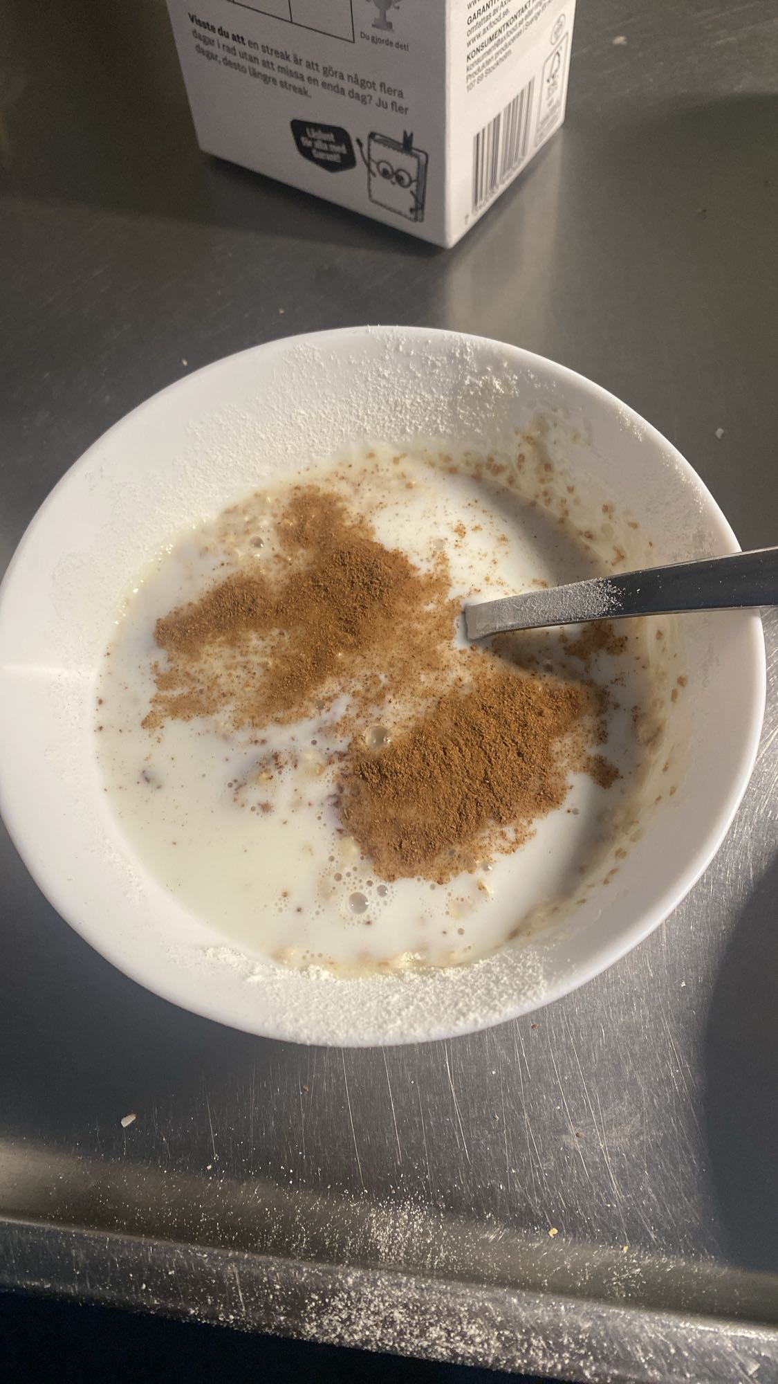 Fiberhavregrynsgröt med mellanmjölk och proteinpulver