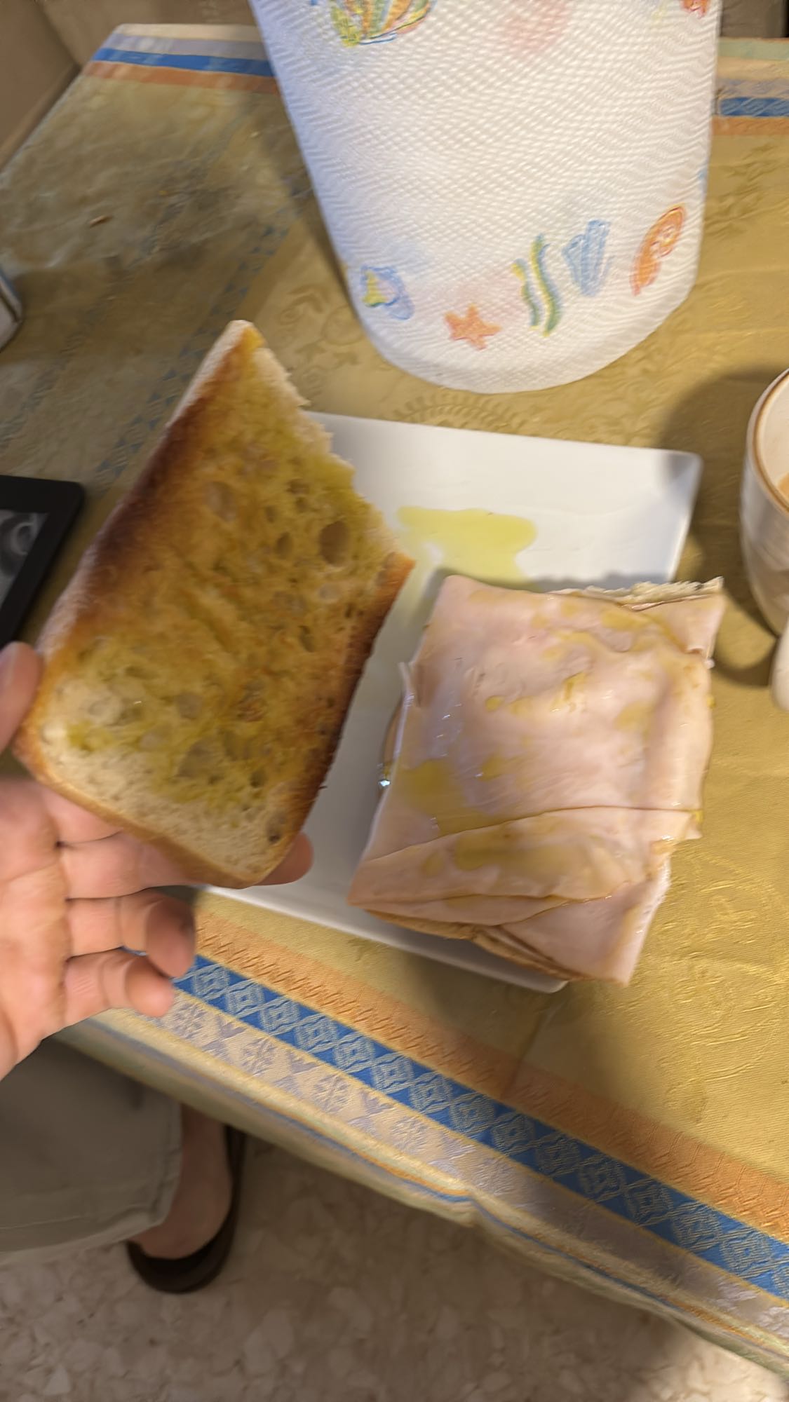 Tostada con aceite y jamón York