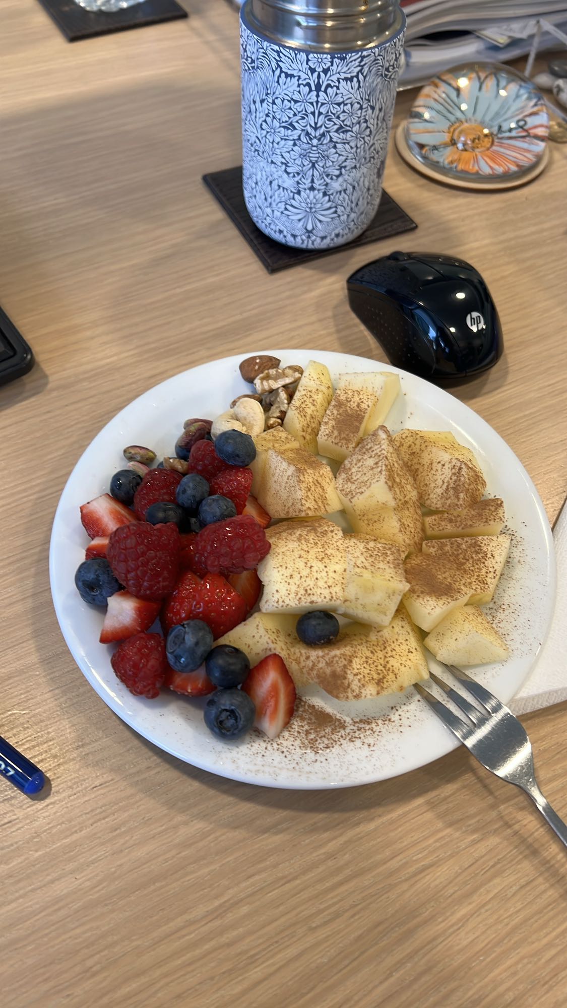 Φρουτοσαλάτα με ξηρούς καρπούς