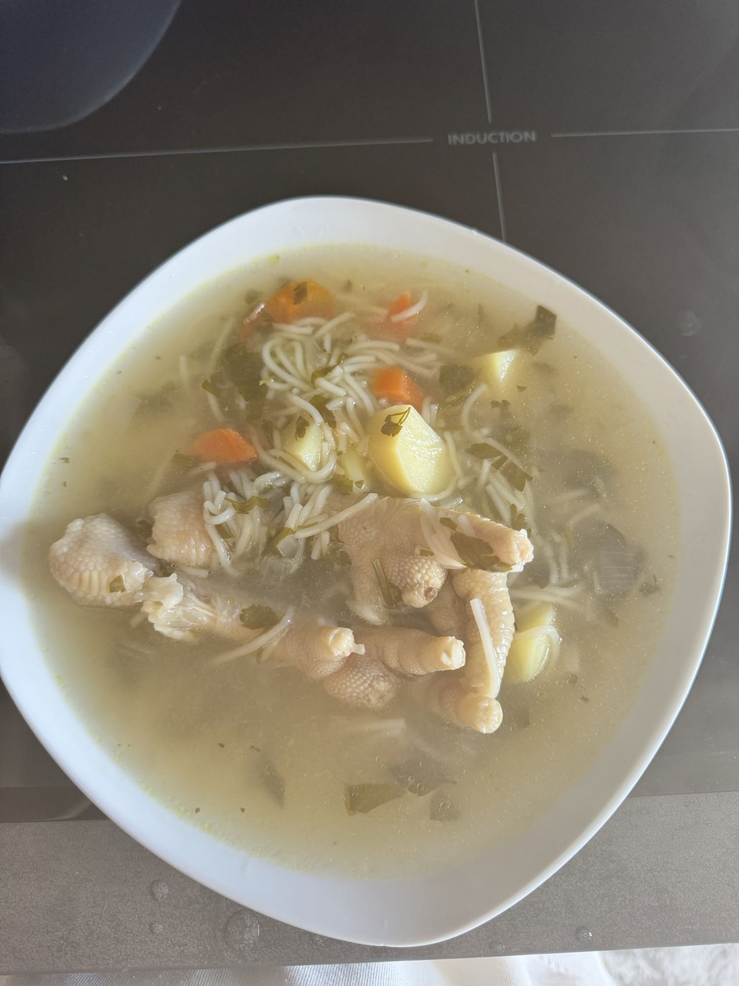 Supă cu gheare de pui