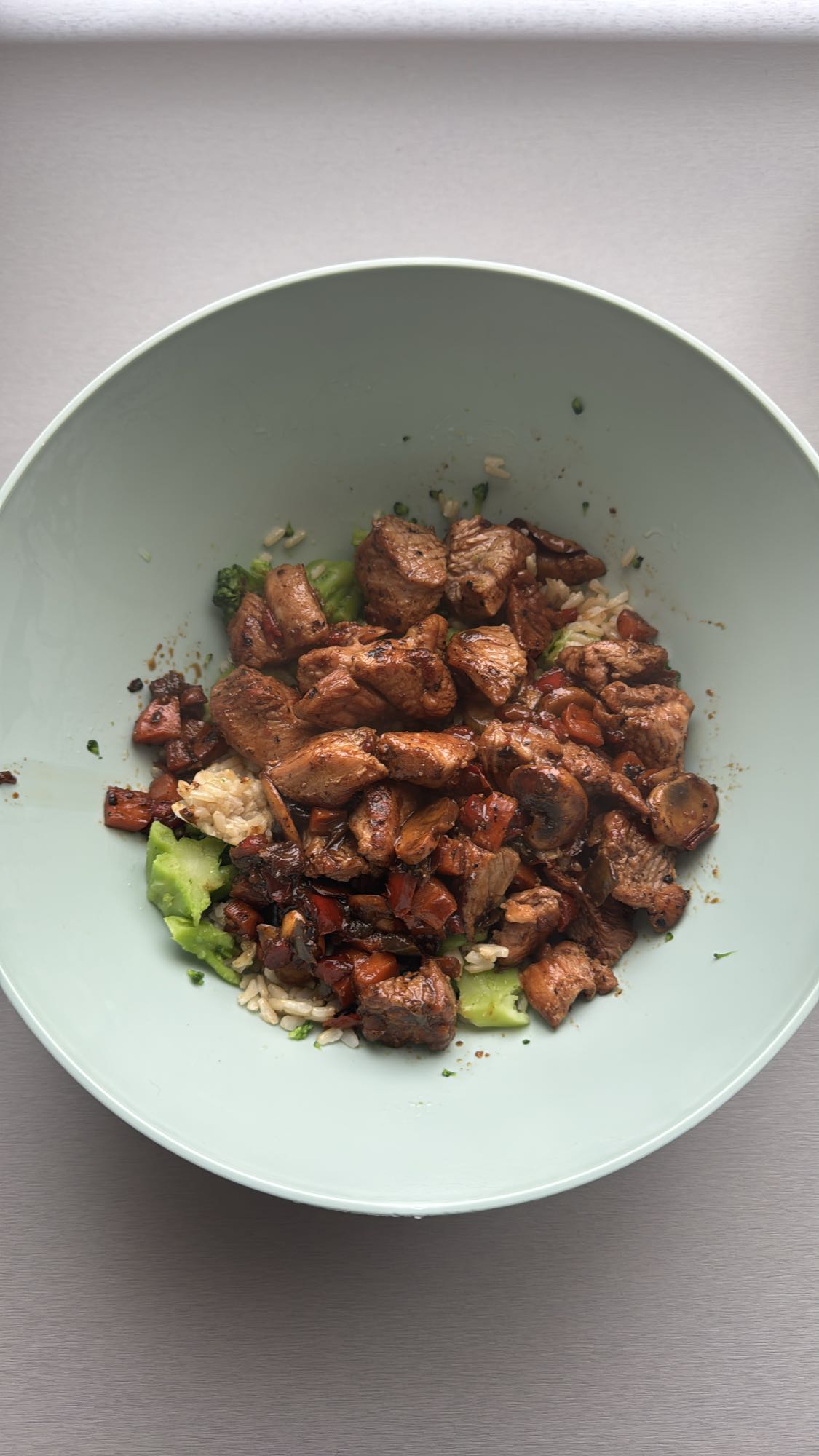 Tazón de pavo salteado