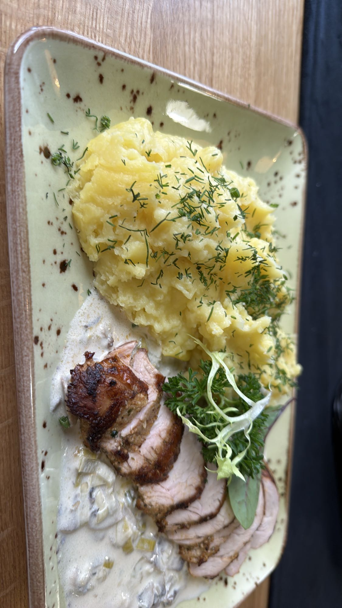 Schab z puree ziemniaczanym