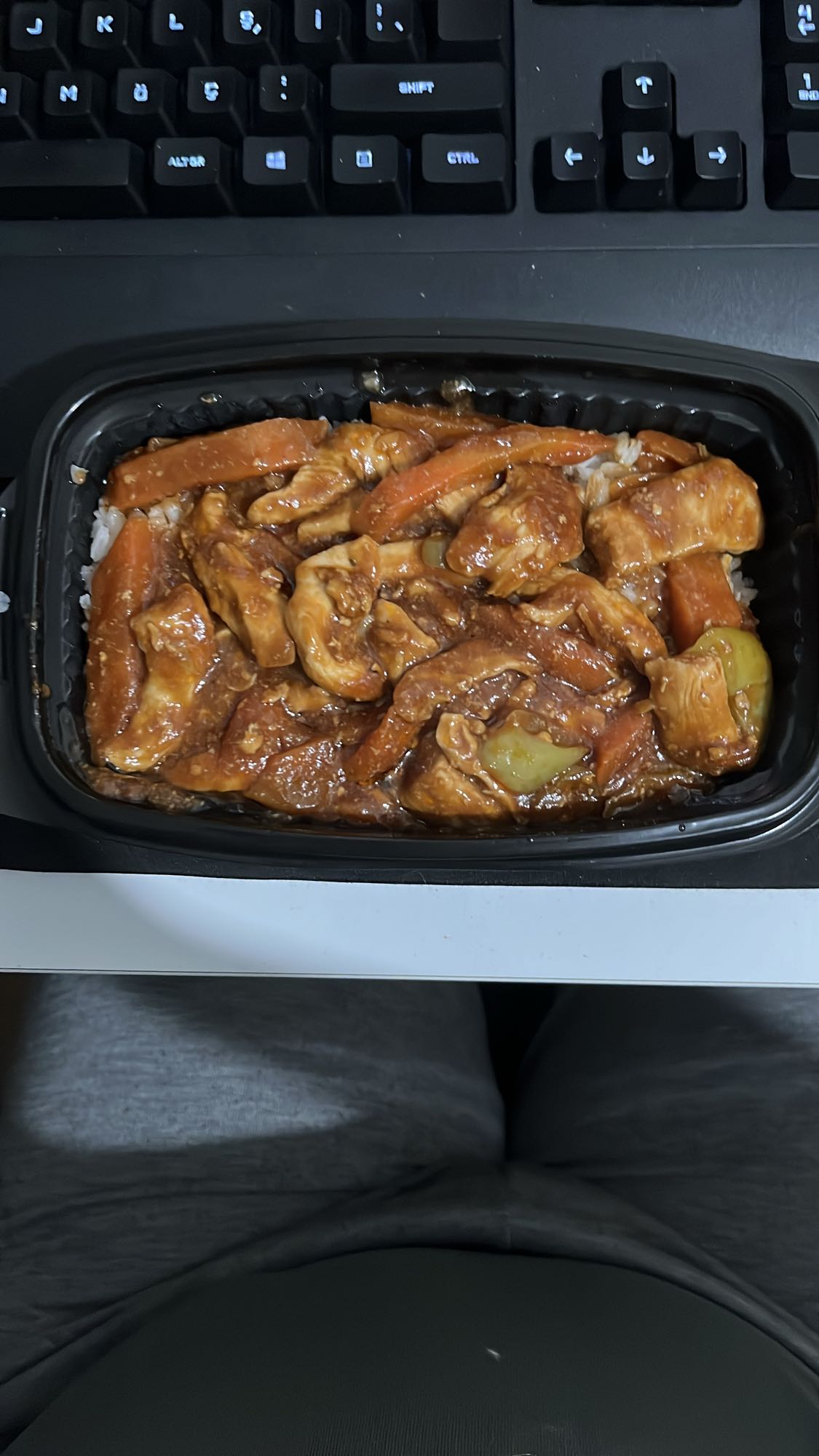 Tavuklu sebzeli pilav