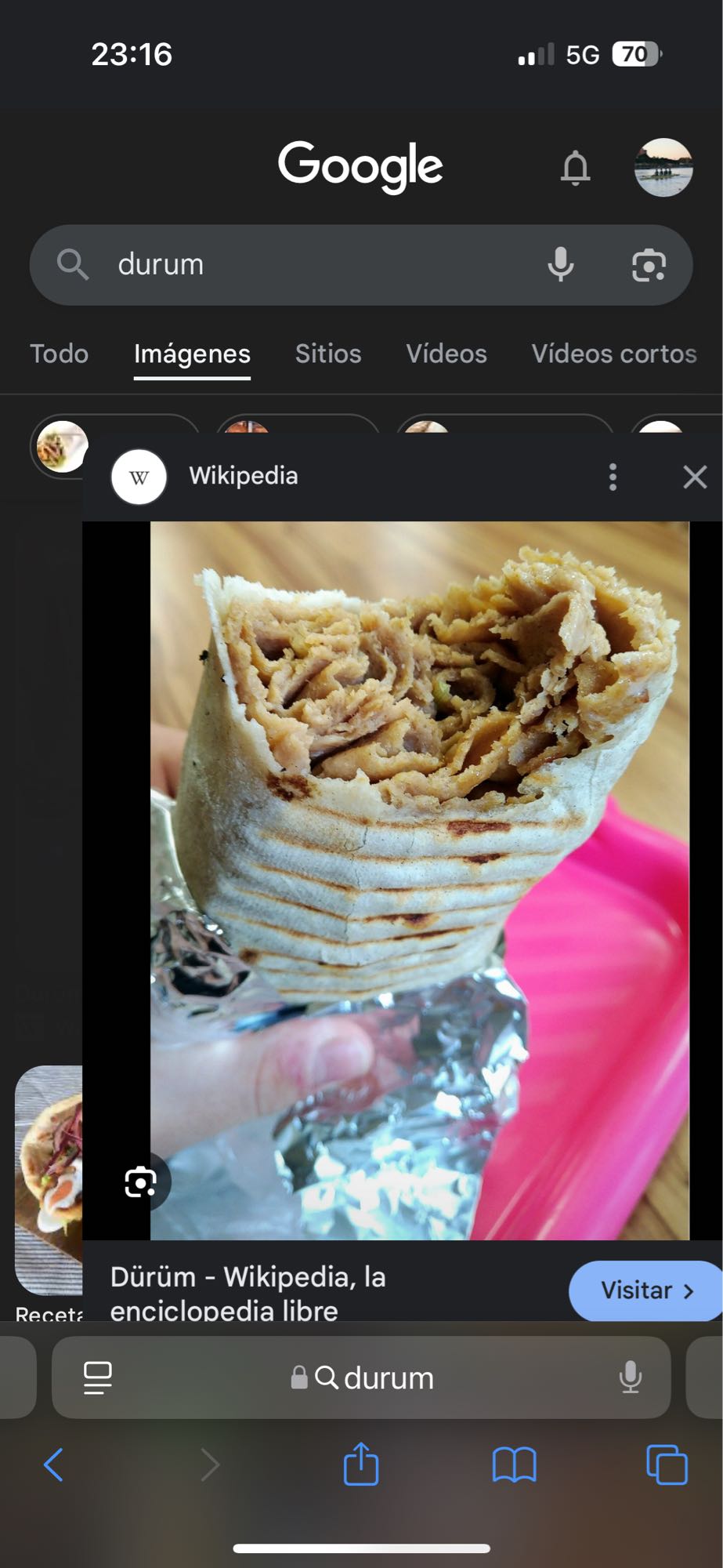 Durum de carne con papas fritas