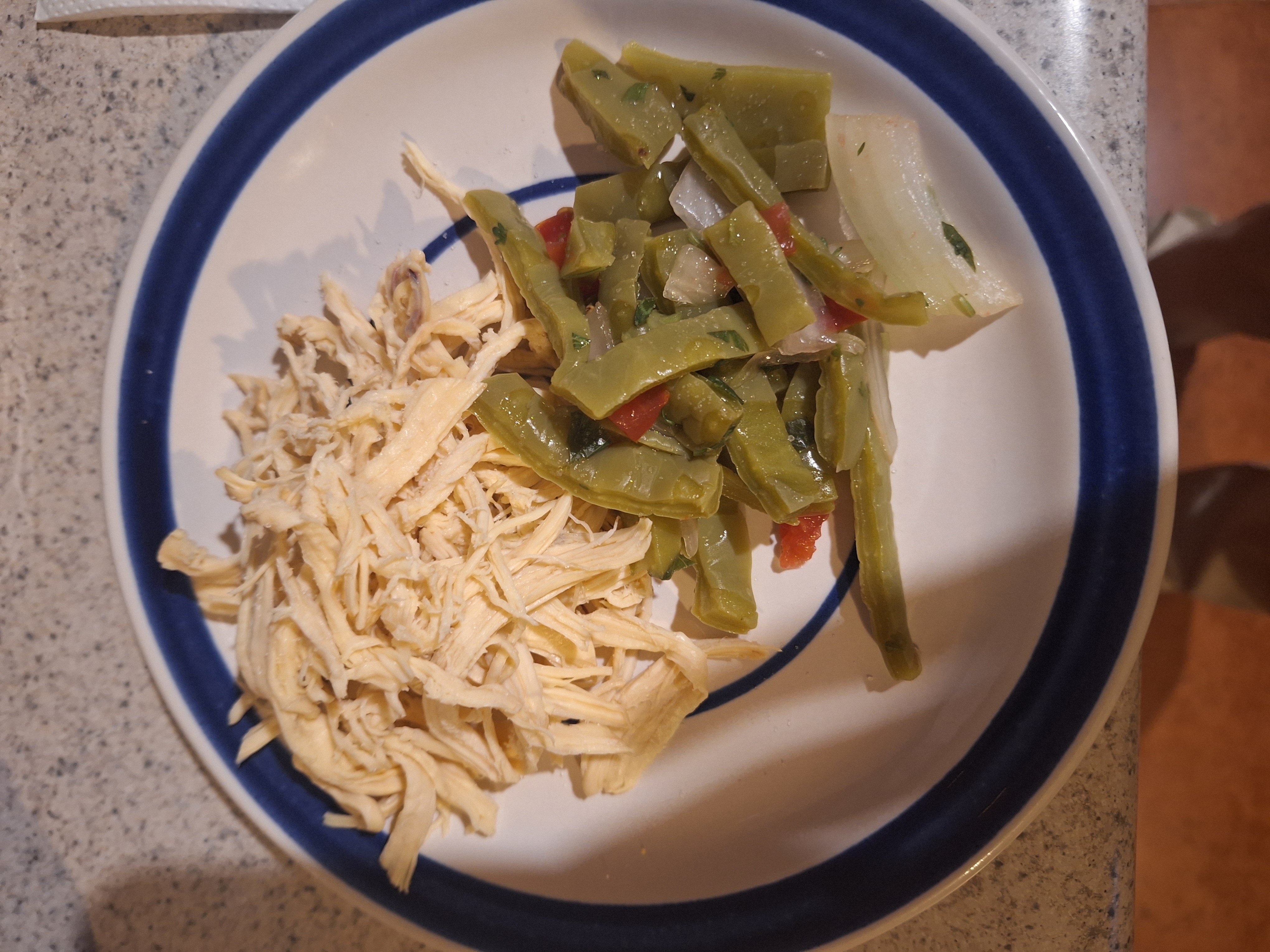 Pollo con nopales