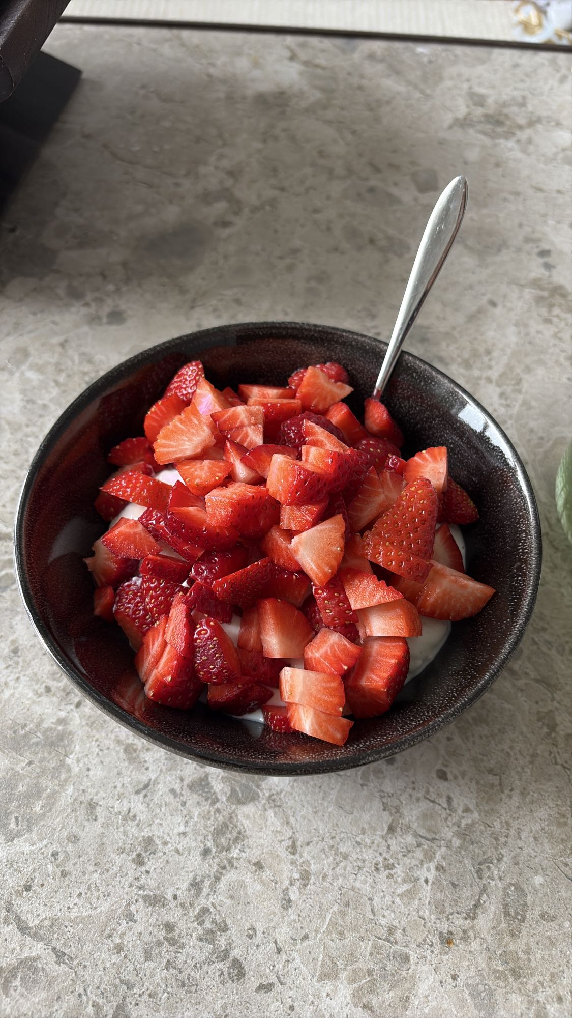 500g kvarg 0,2% fett med jordgubbar