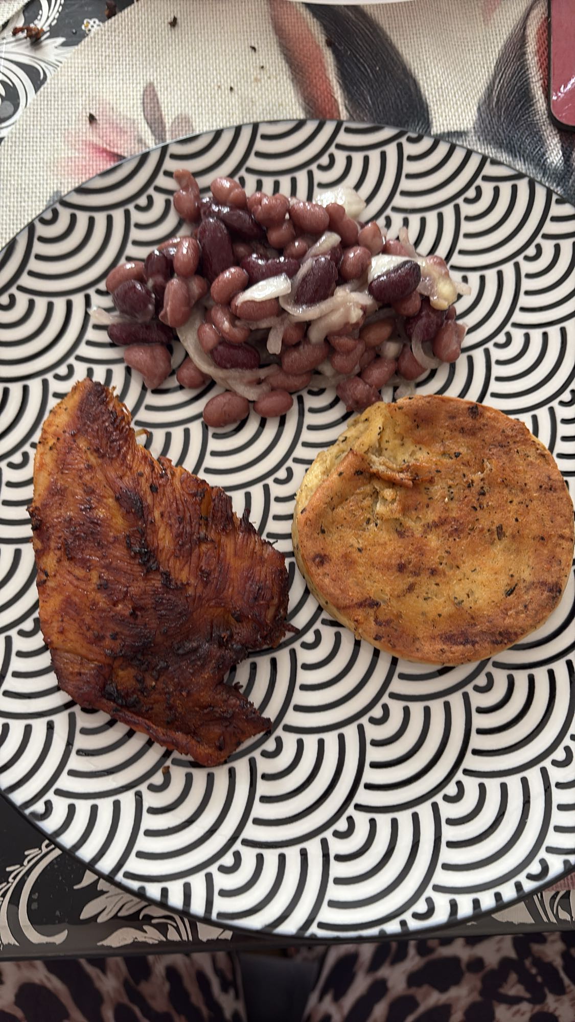 Grillezett csirke tál