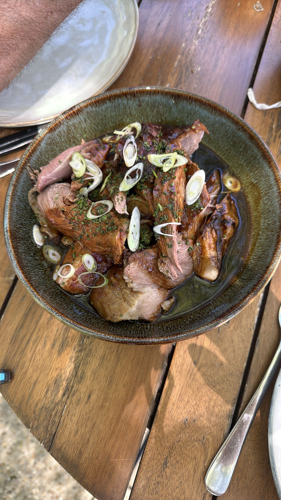 Agneau braisé aux herbes